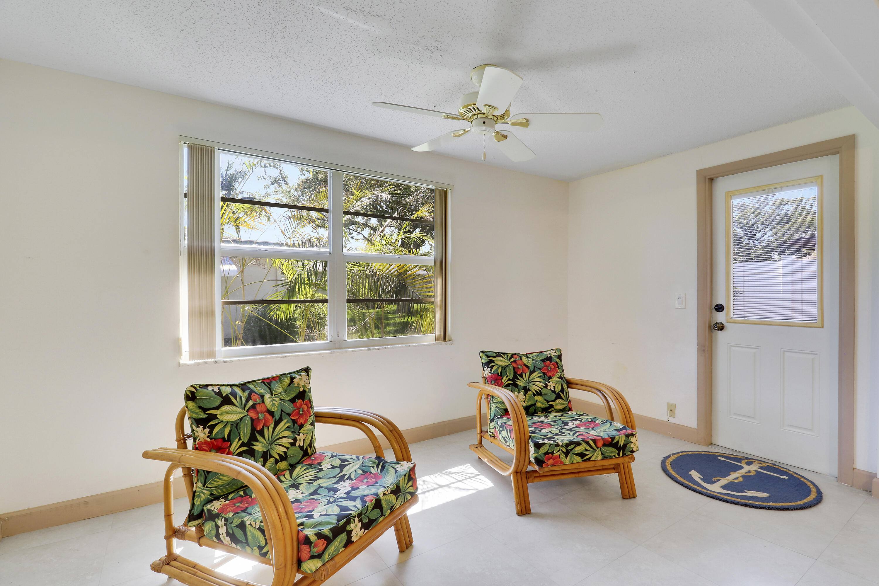 129 Mockingbird Lane Property Photo 15