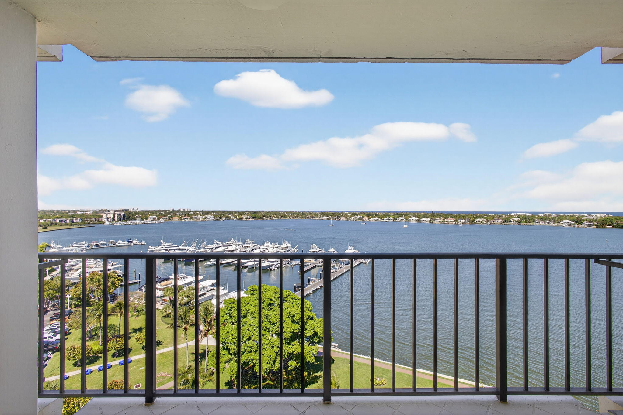 134 Lakeshore Drive T14 Property Photo 1