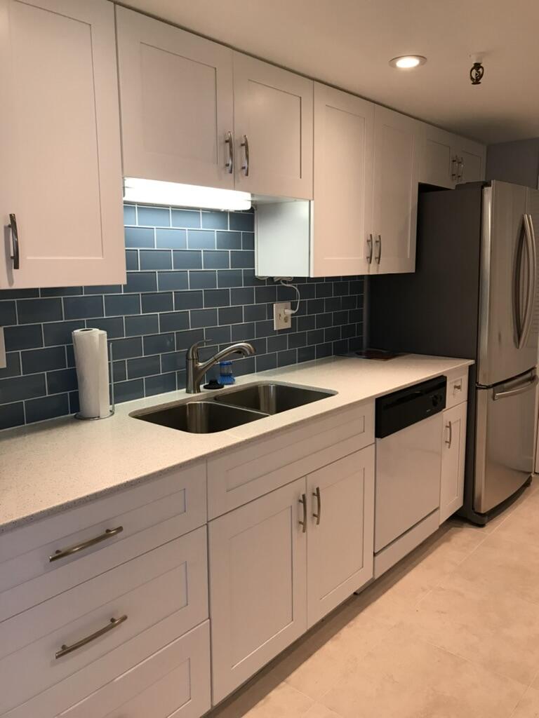 899 Jeffery Street 503 Property Photo 6