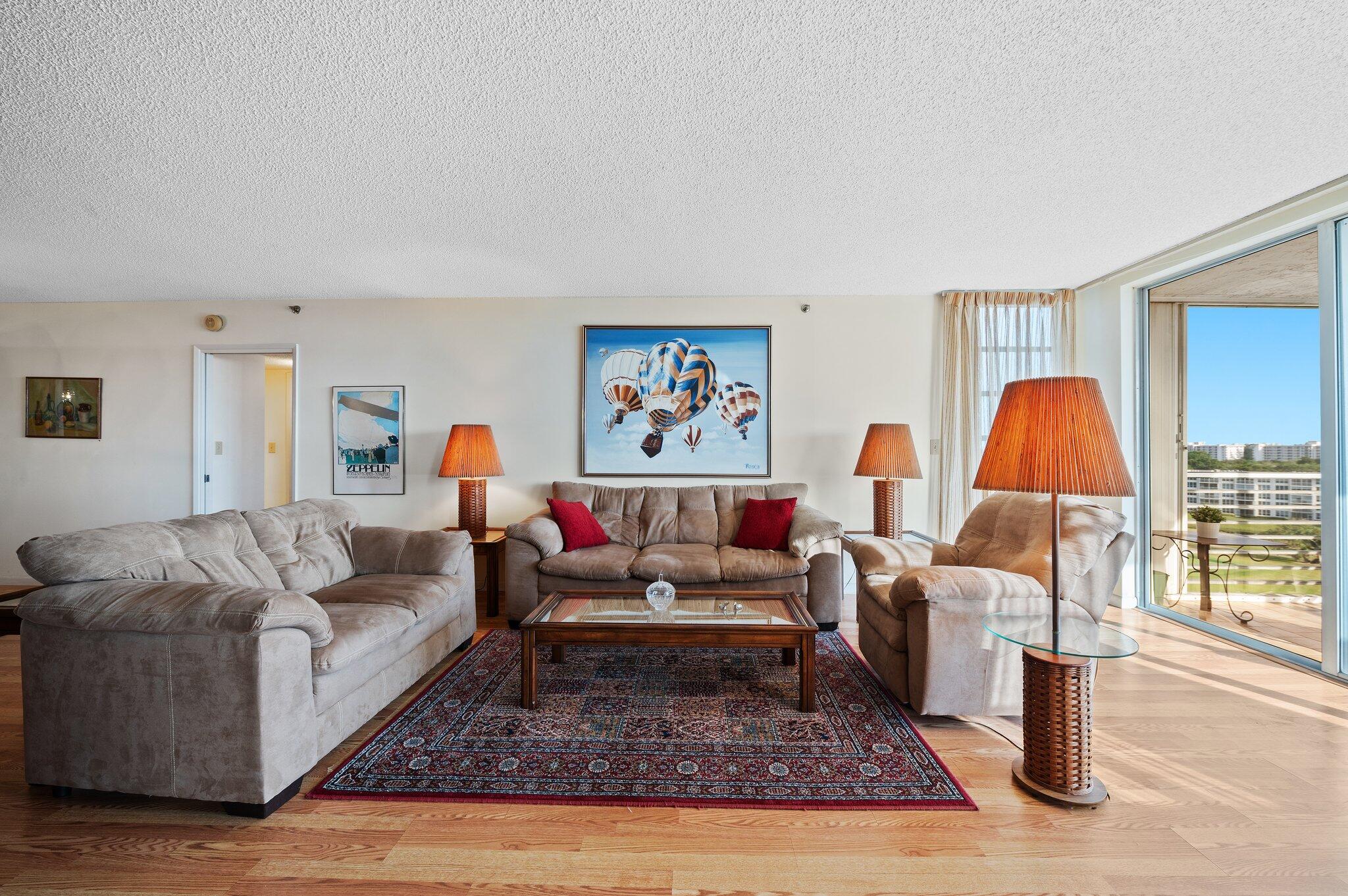 3520 Oaks Way 903 Property Photo 4