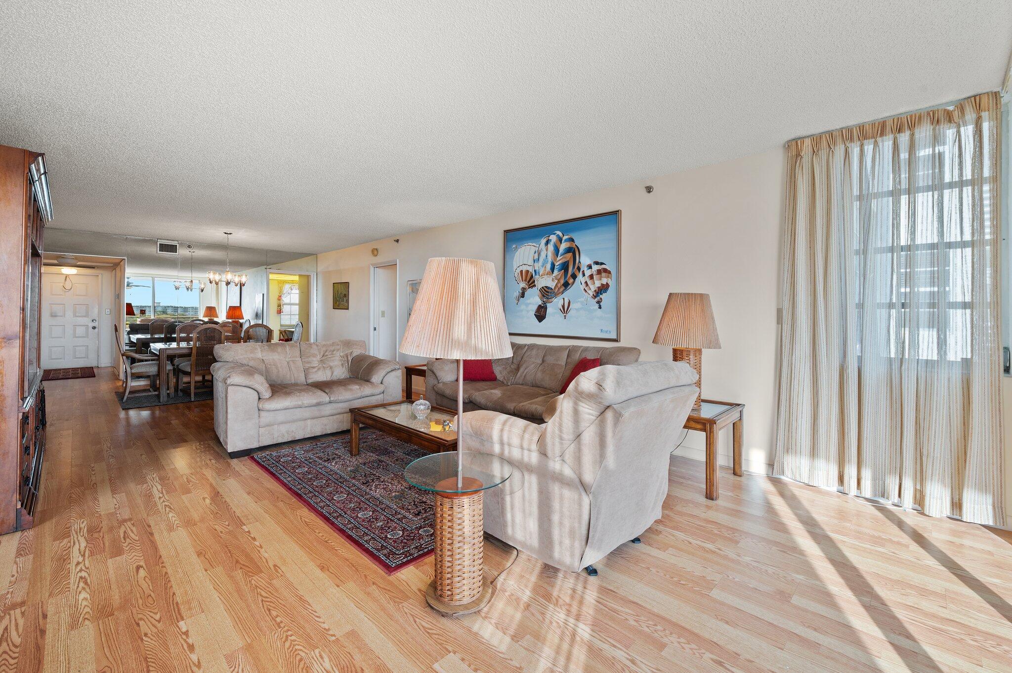 3520 Oaks Way 903 Property Photo 6