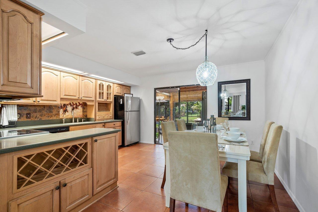 1369 Riverside Circle Property Photo 18