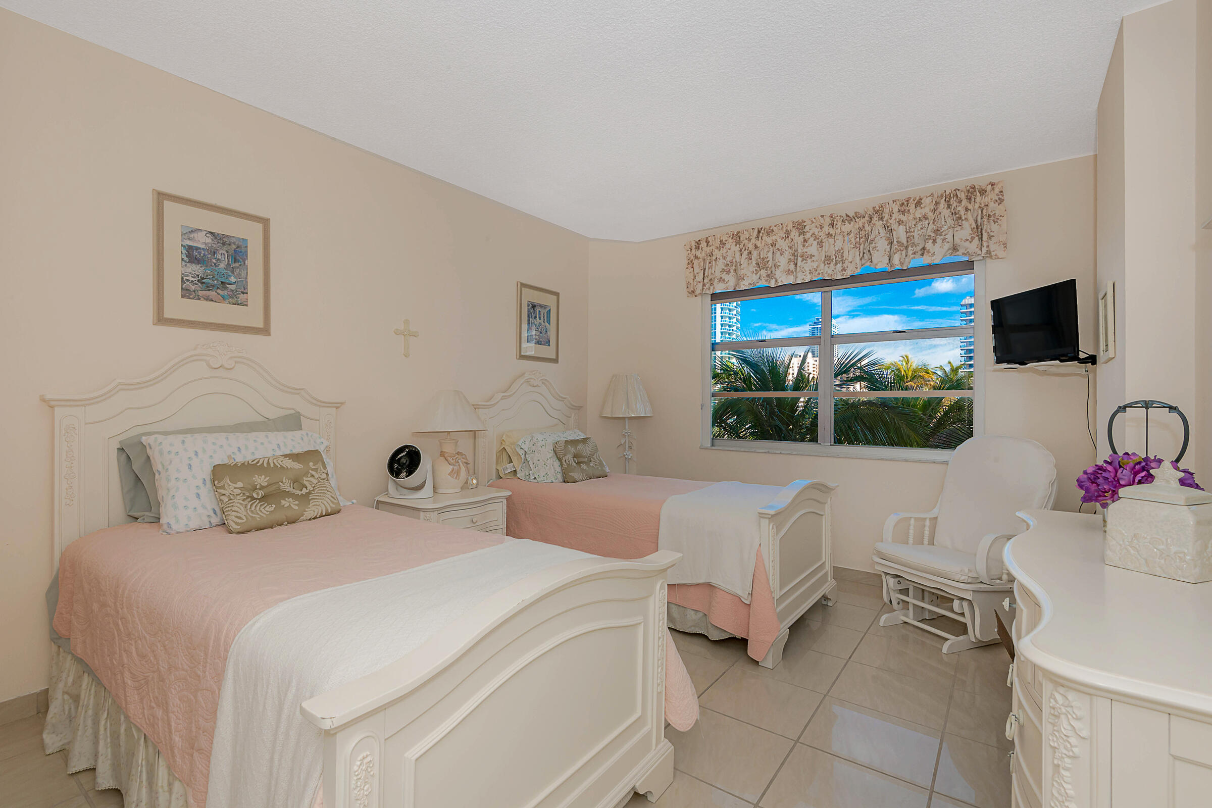 B26006637 Property Photo 11