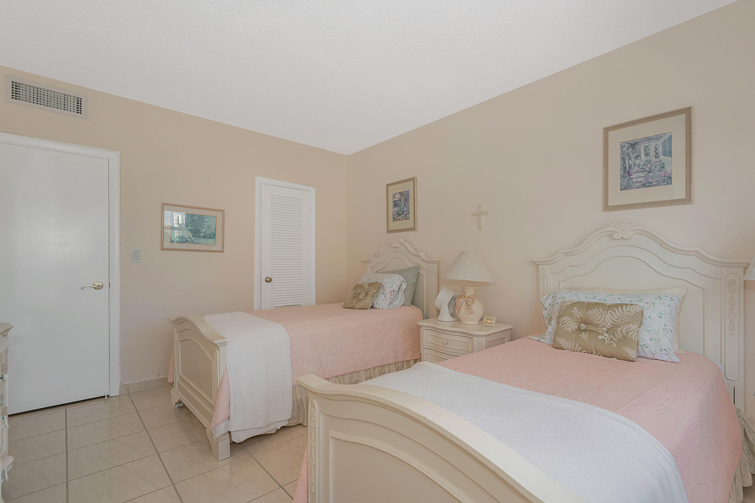 B26006637 Property Photo 13