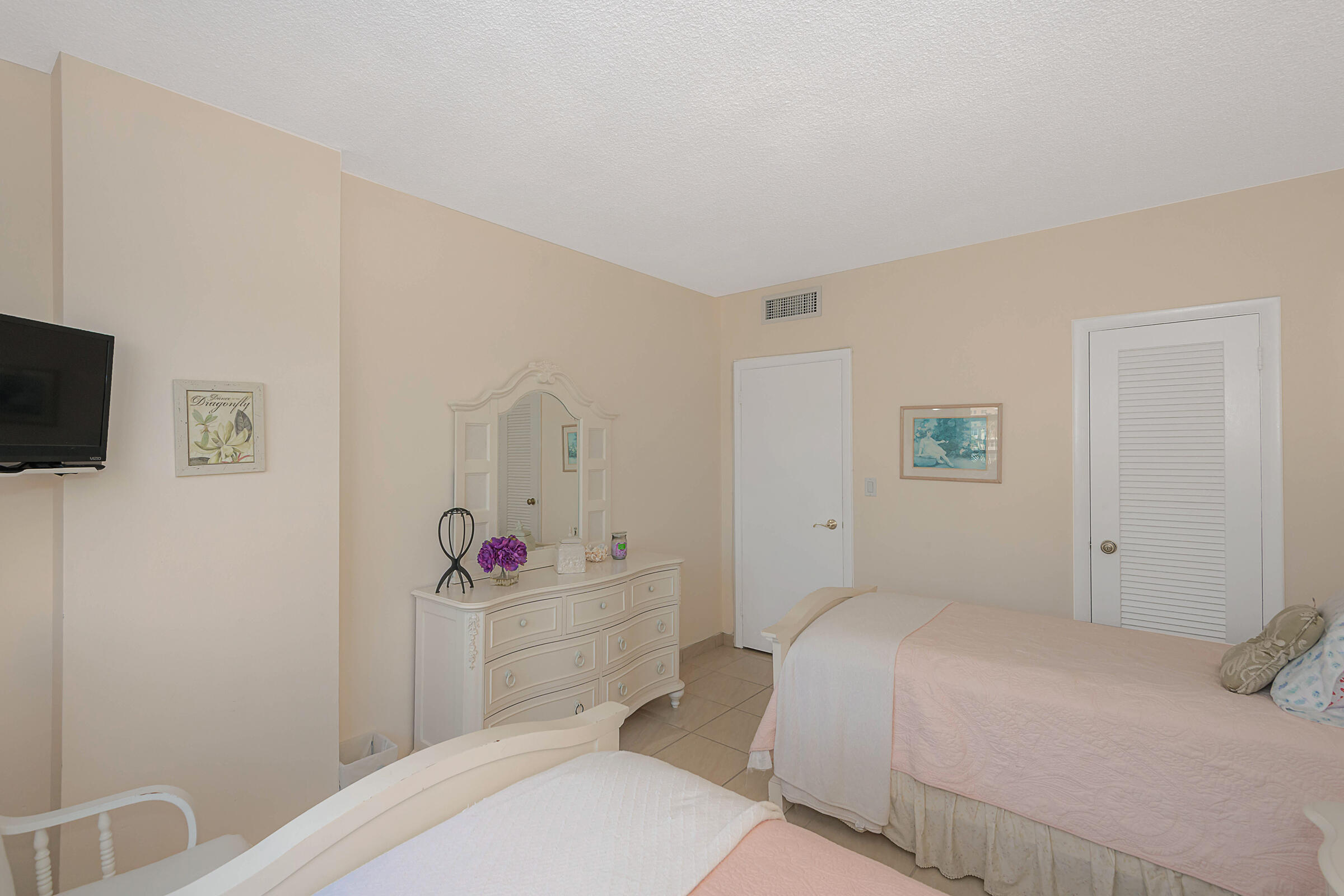 B26006637 Property Photo 14