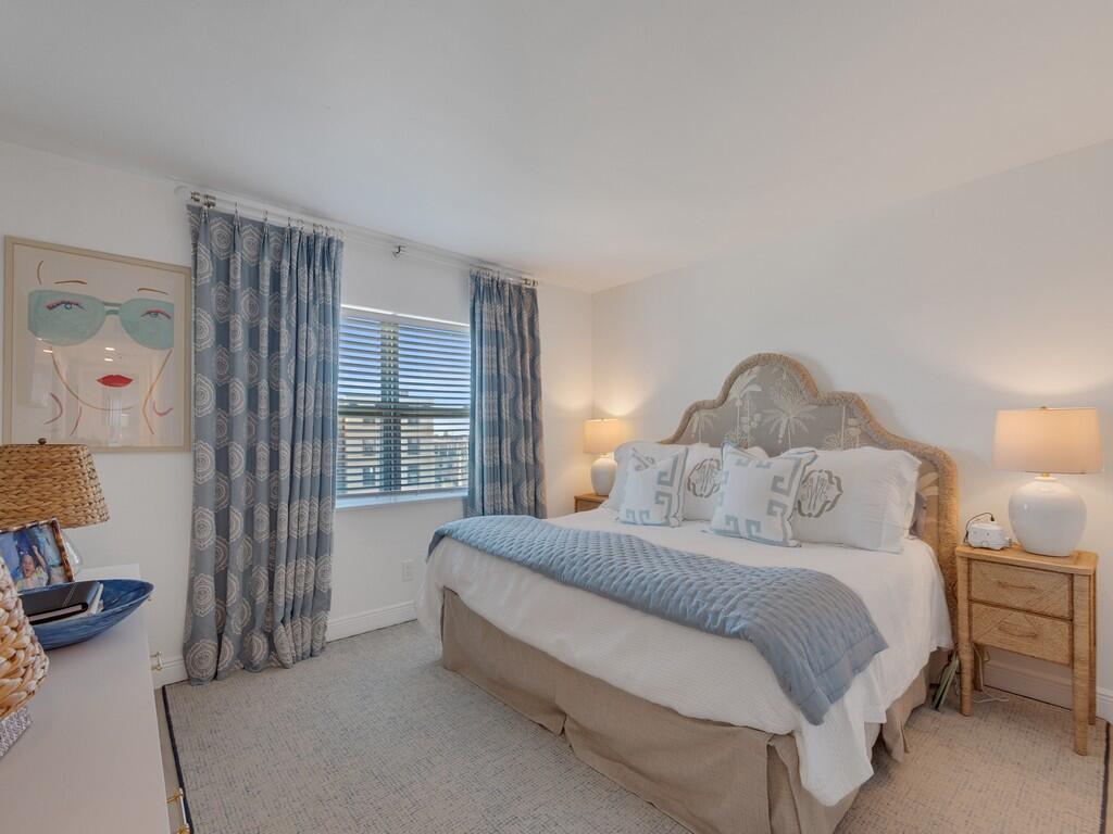 4049 Ocean Drive 402 Property Photo 21