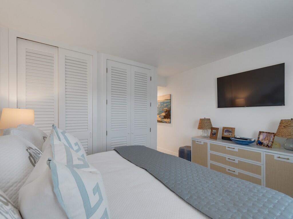 4049 Ocean Drive 402 Property Photo 22