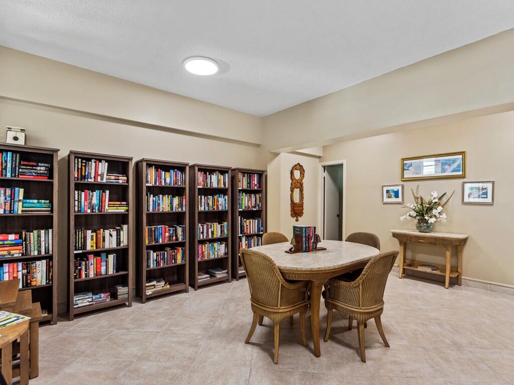4049 Ocean Drive 402 Property Photo 38