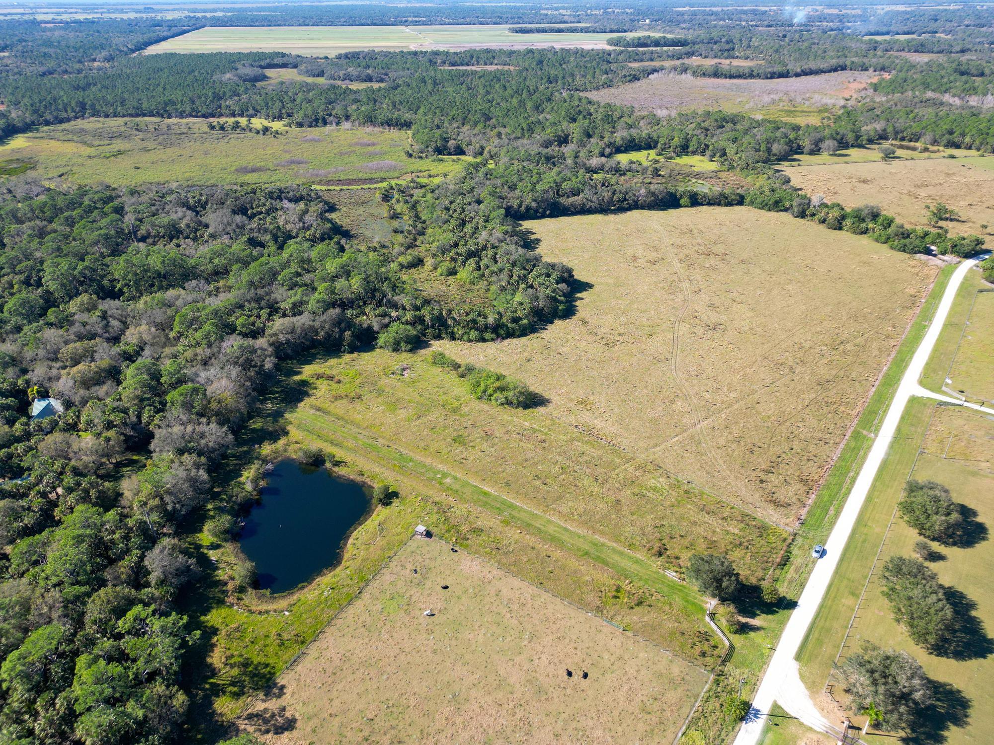 3702 Sw Wild Turkey Lane Property Photo 7