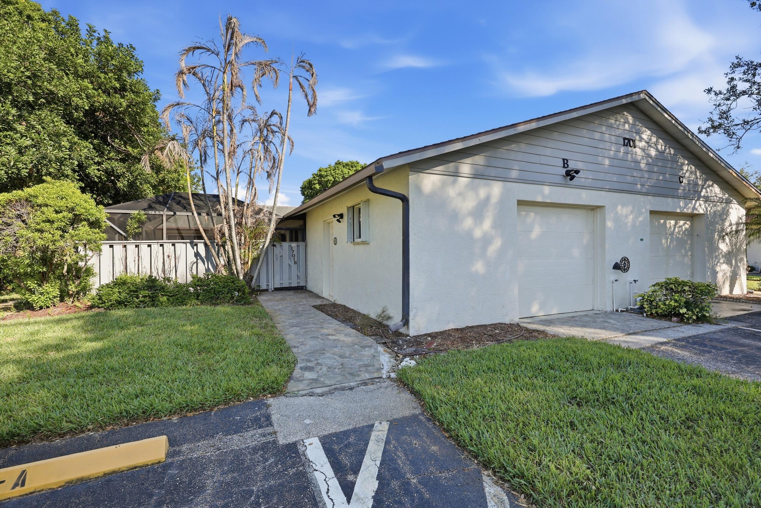 1701 Mariners Cove Property Photo 2