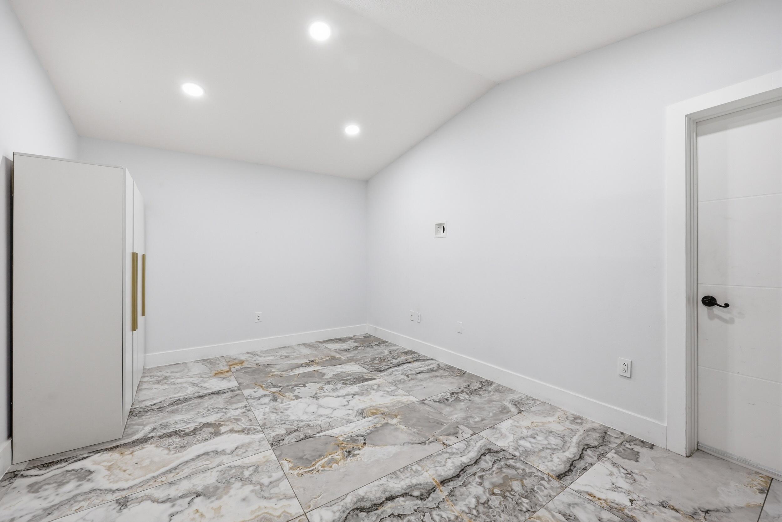 1701 Mariners Cove Property Photo 17