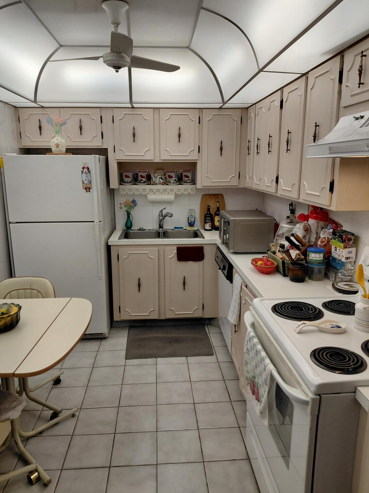 3113 S Ocean Drive 504 Property Photo 11