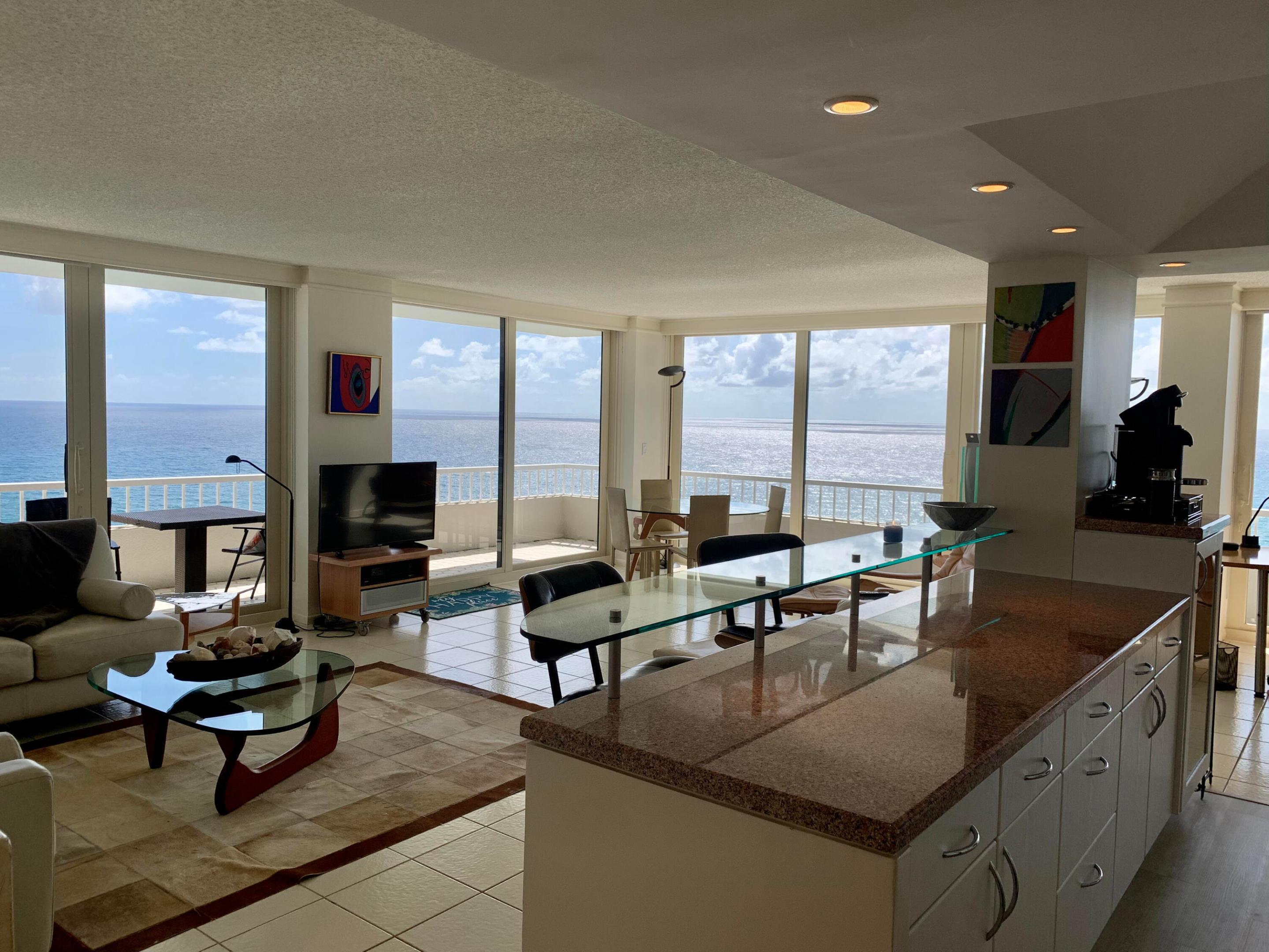 5540 N Ocean Drive Ph-a Property Photo 10
