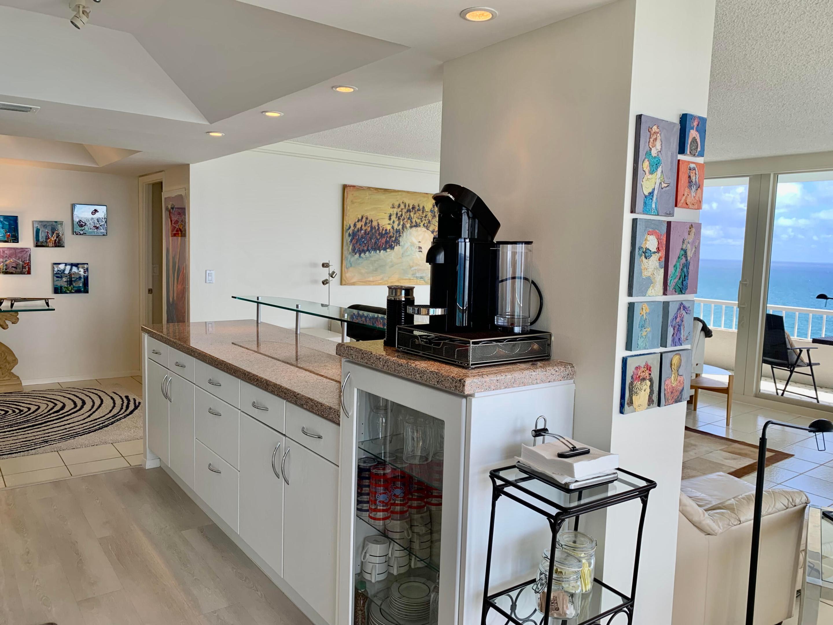 5540 N Ocean Drive Ph-a Property Photo 14