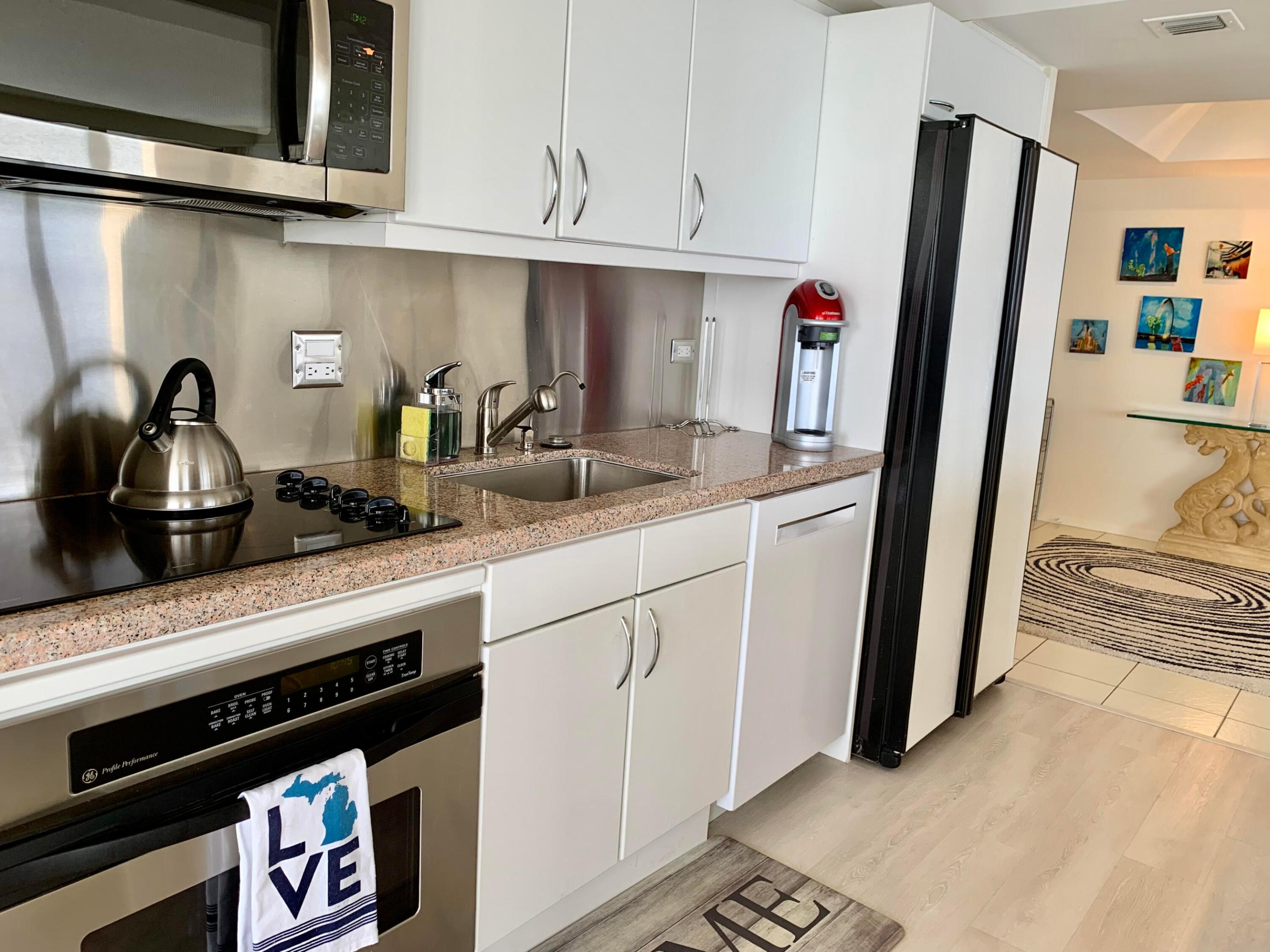5540 N Ocean Drive Ph-a Property Photo 16