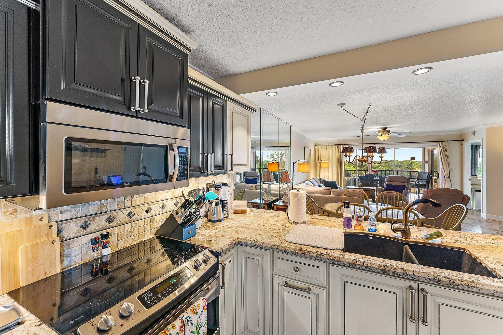 275 Palm Avenue C402 Property Photo 10