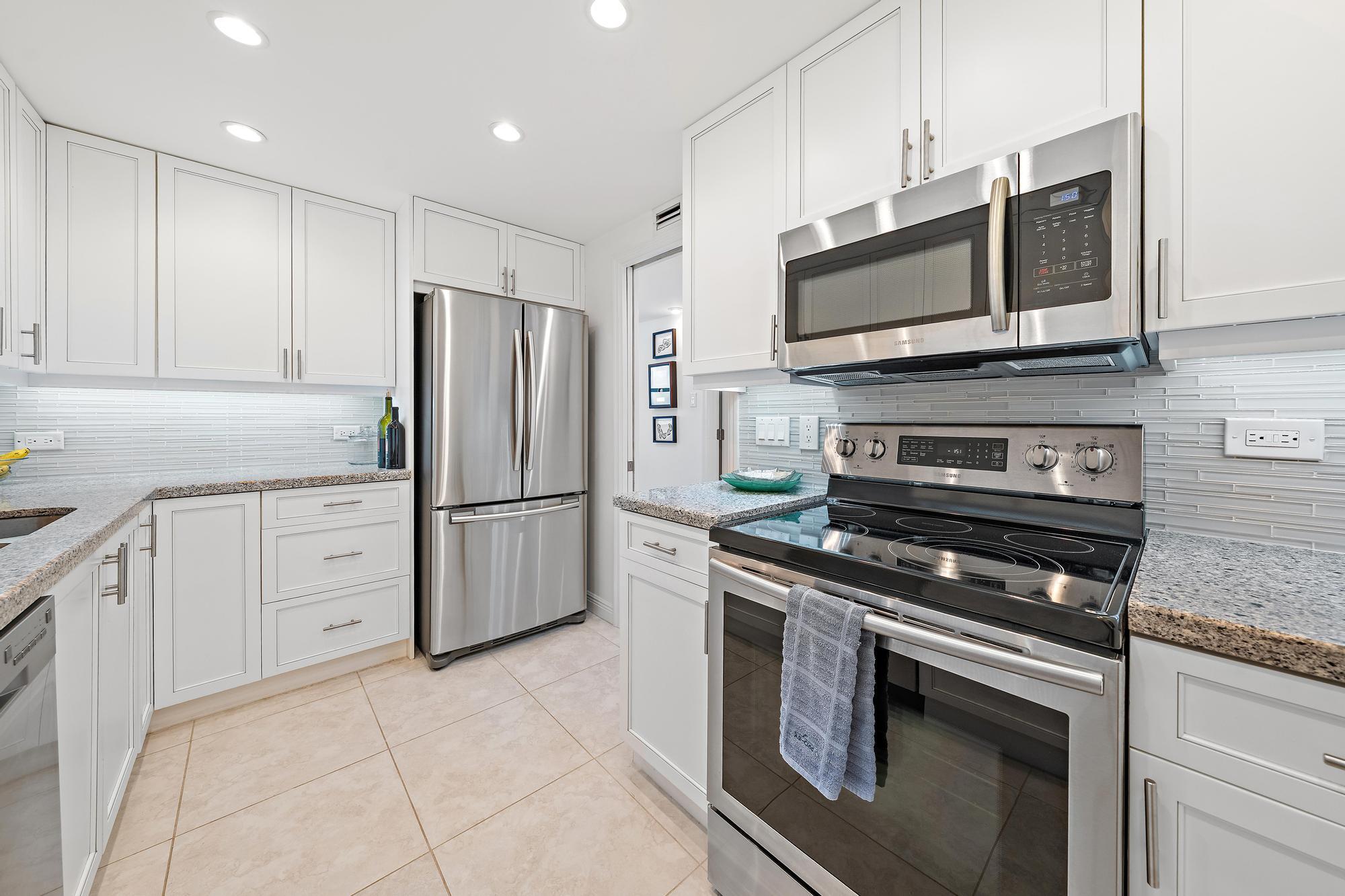 5420 N Ocean Drive Ph2 Property Photo 6