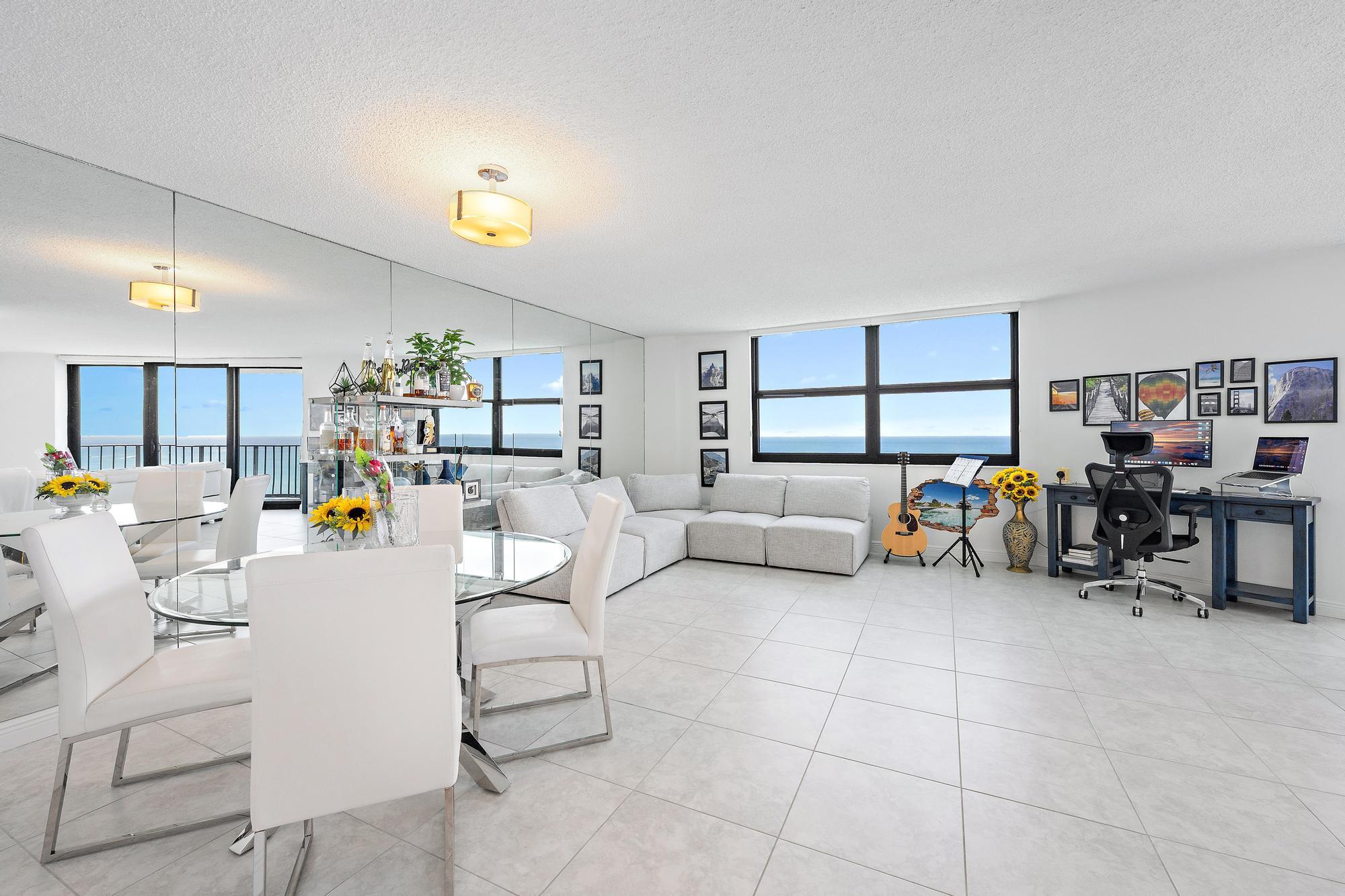 5420 N Ocean Drive Ph2 Property Photo 10