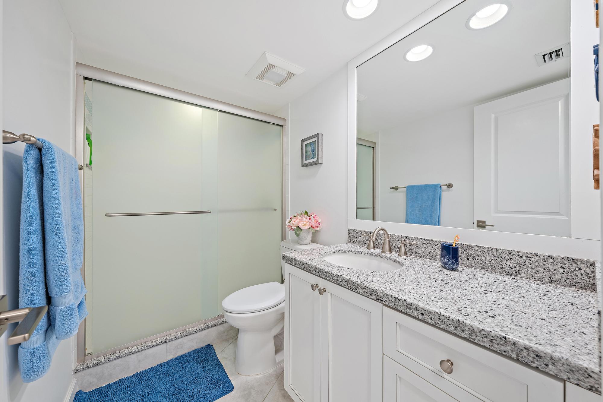 5420 N Ocean Drive Ph2 Property Photo 20