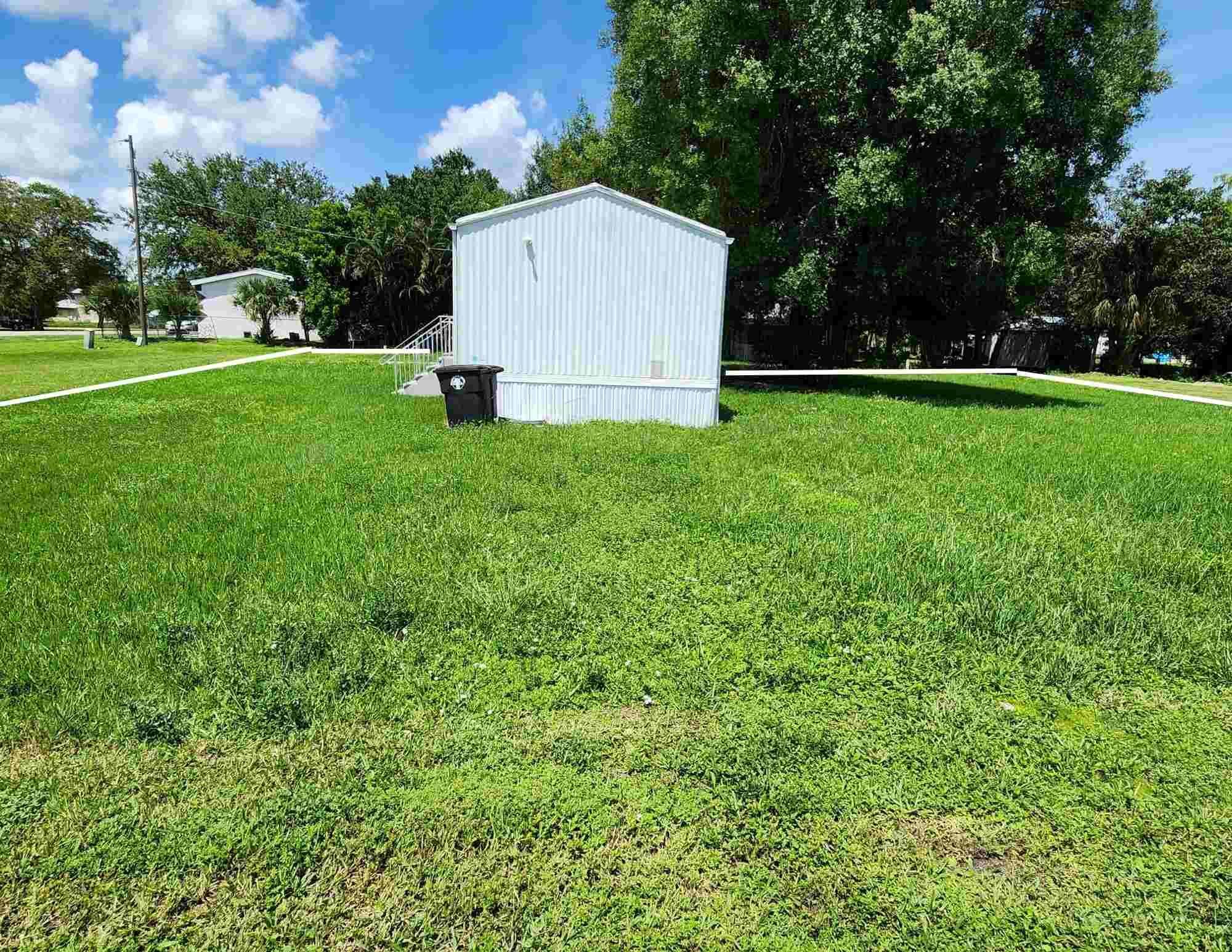 585 Nw Avenue D Property Photo 11
