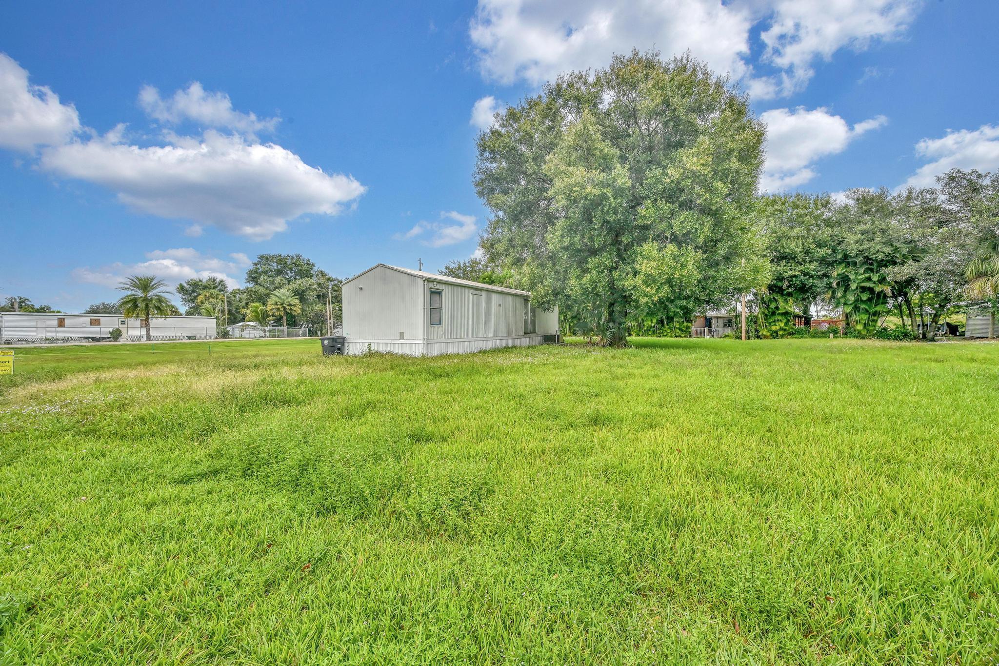 585 Nw Avenue D Property Photo 16