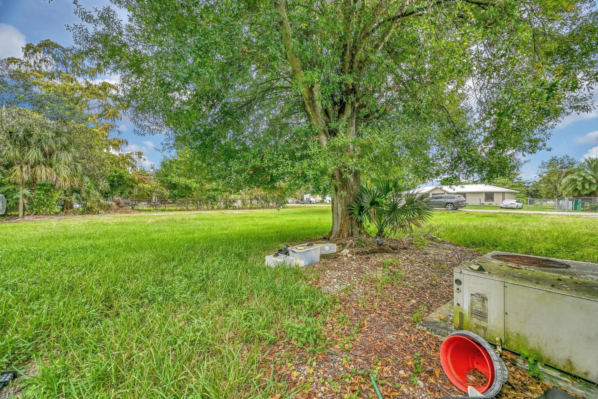 585 Nw Avenue D Property Photo 26