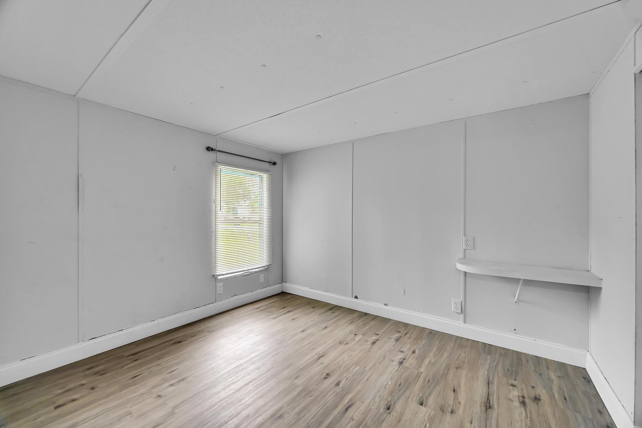 585 Nw Avenue D Property Photo 32