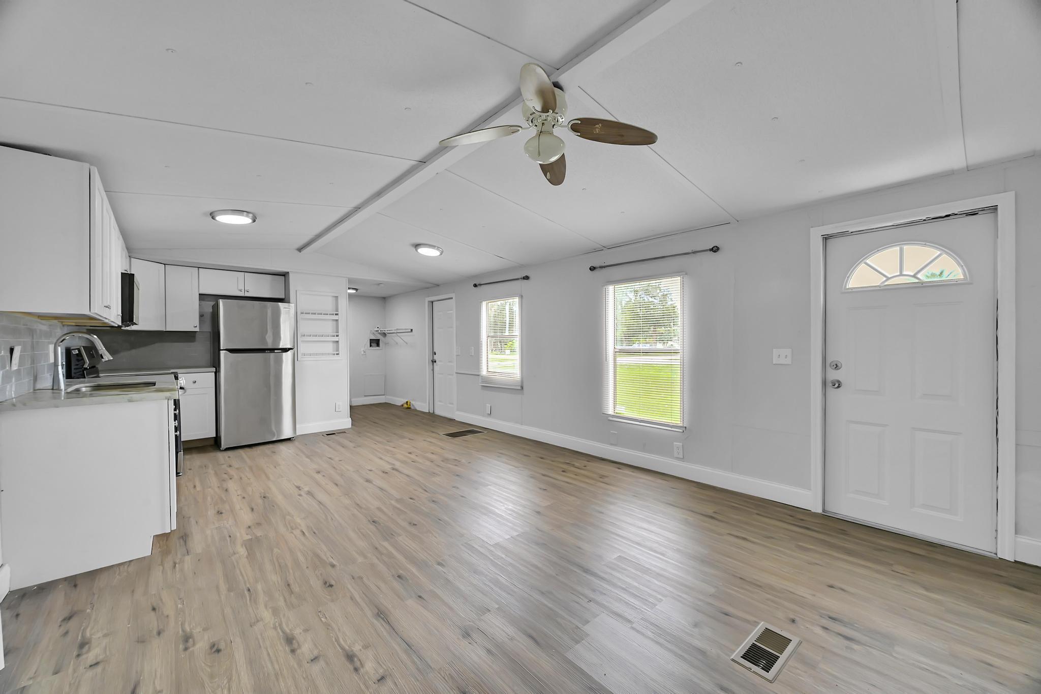 585 Nw Avenue D Property Photo 37