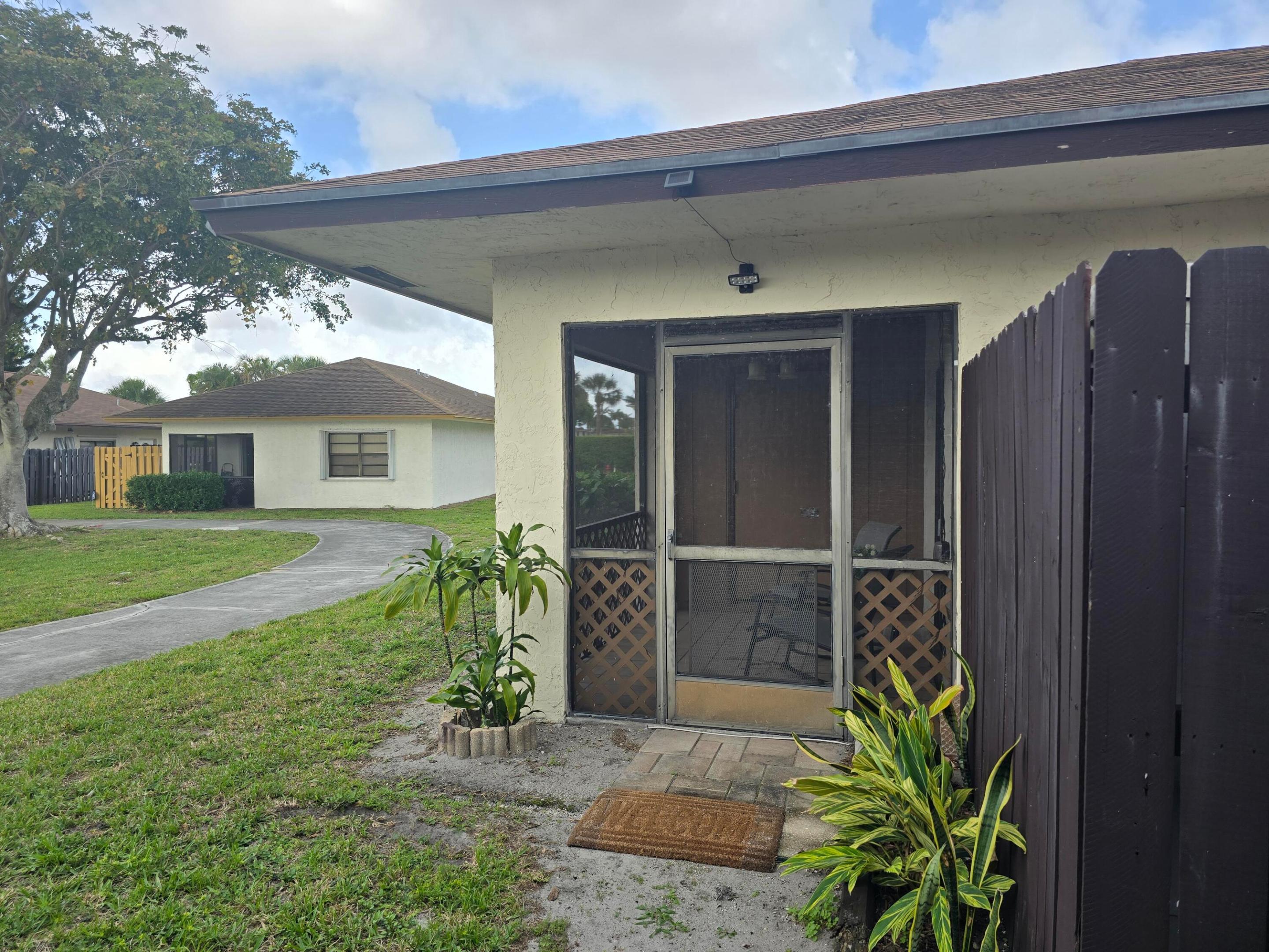 5255 Mendoza Street Property Photo 6