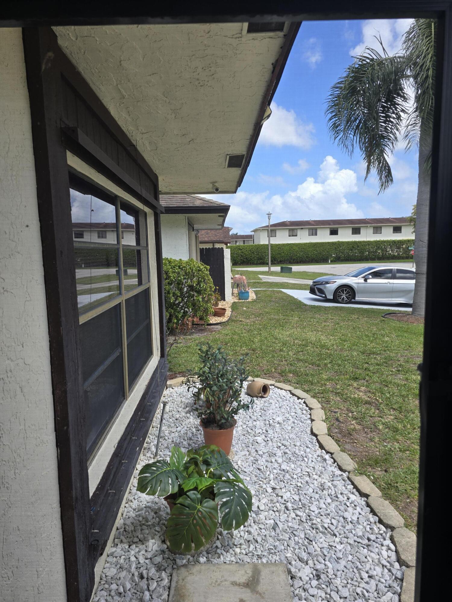 5255 Mendoza Street Property Photo 7