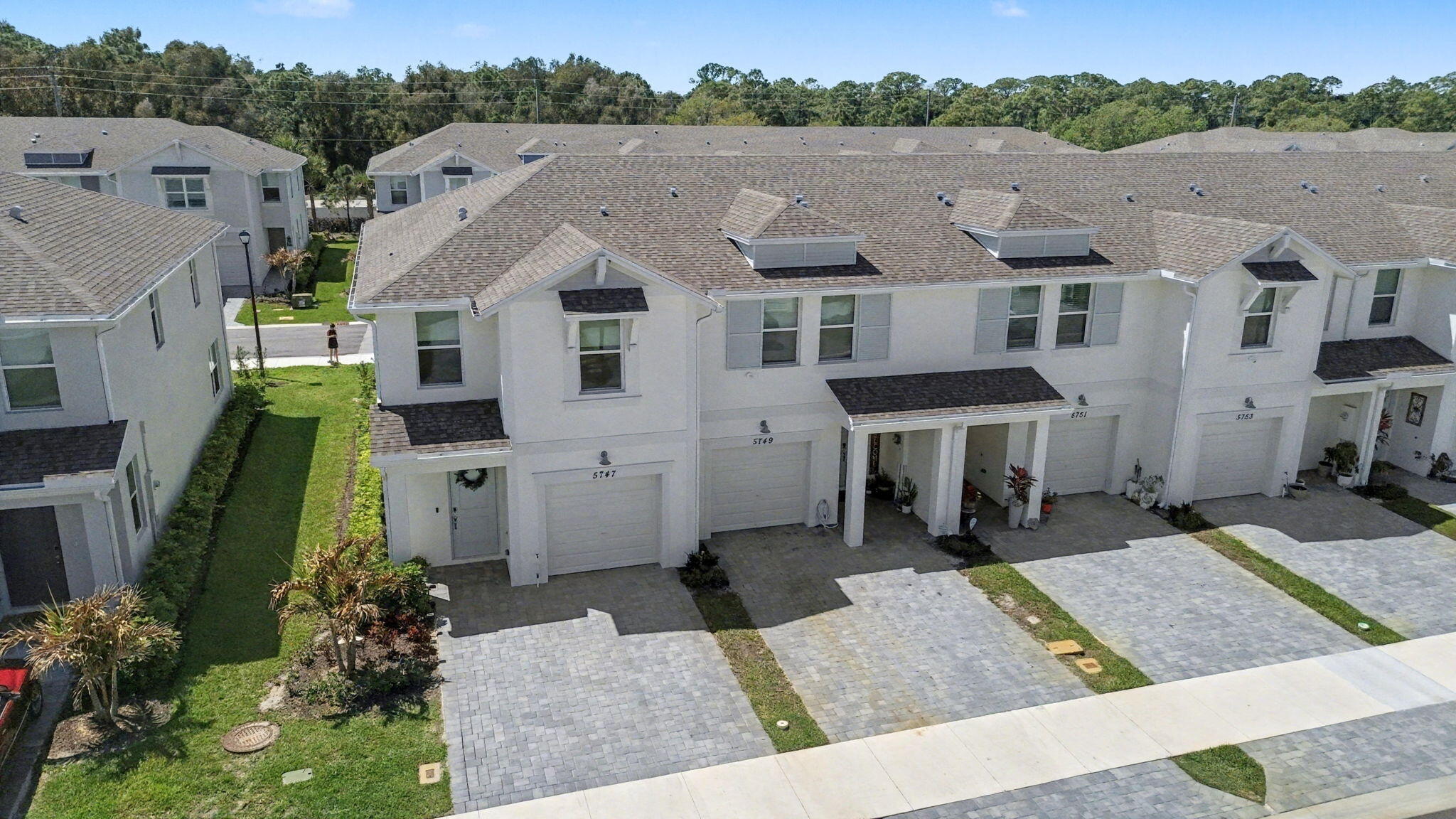 5747 Se Edgewater Circle Property Photo 8