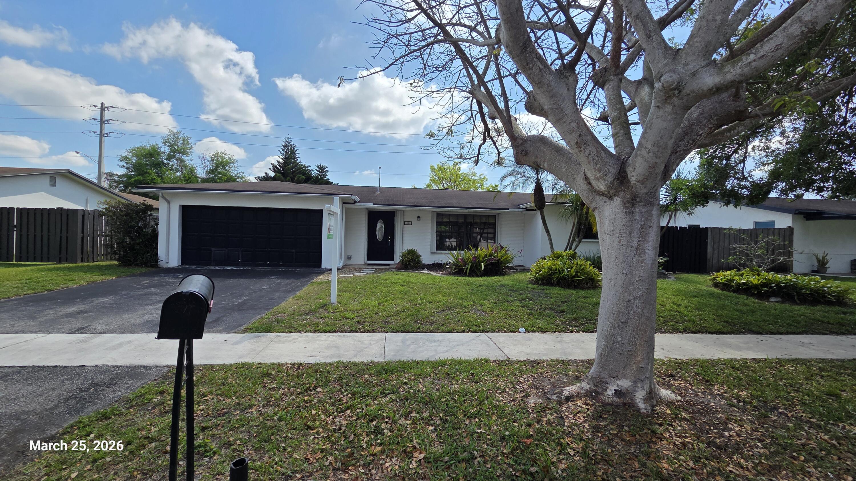 5110 Sw 101st Avenue Property Photo 1