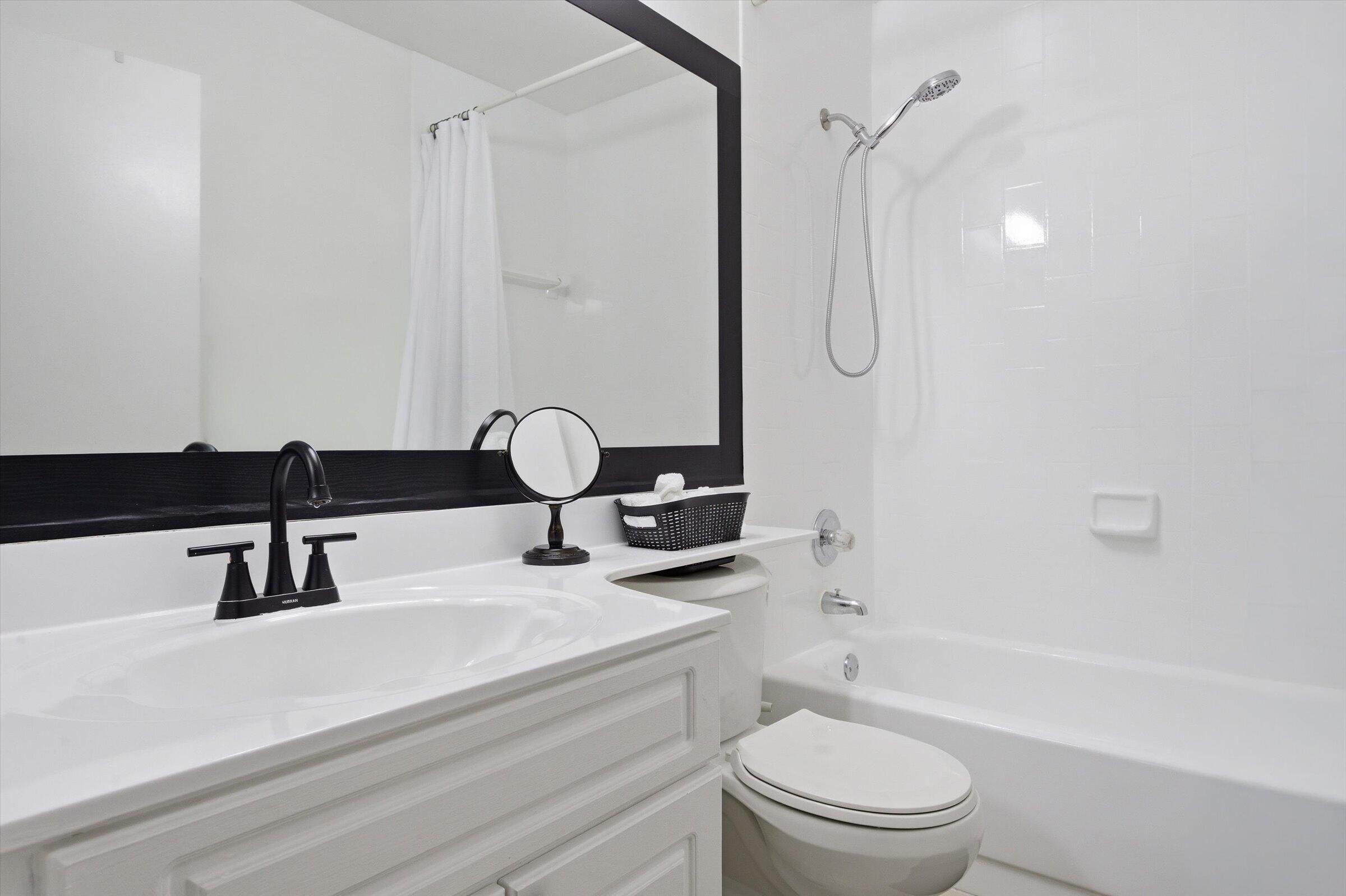 5465 W 27th Lane Property Photo 15