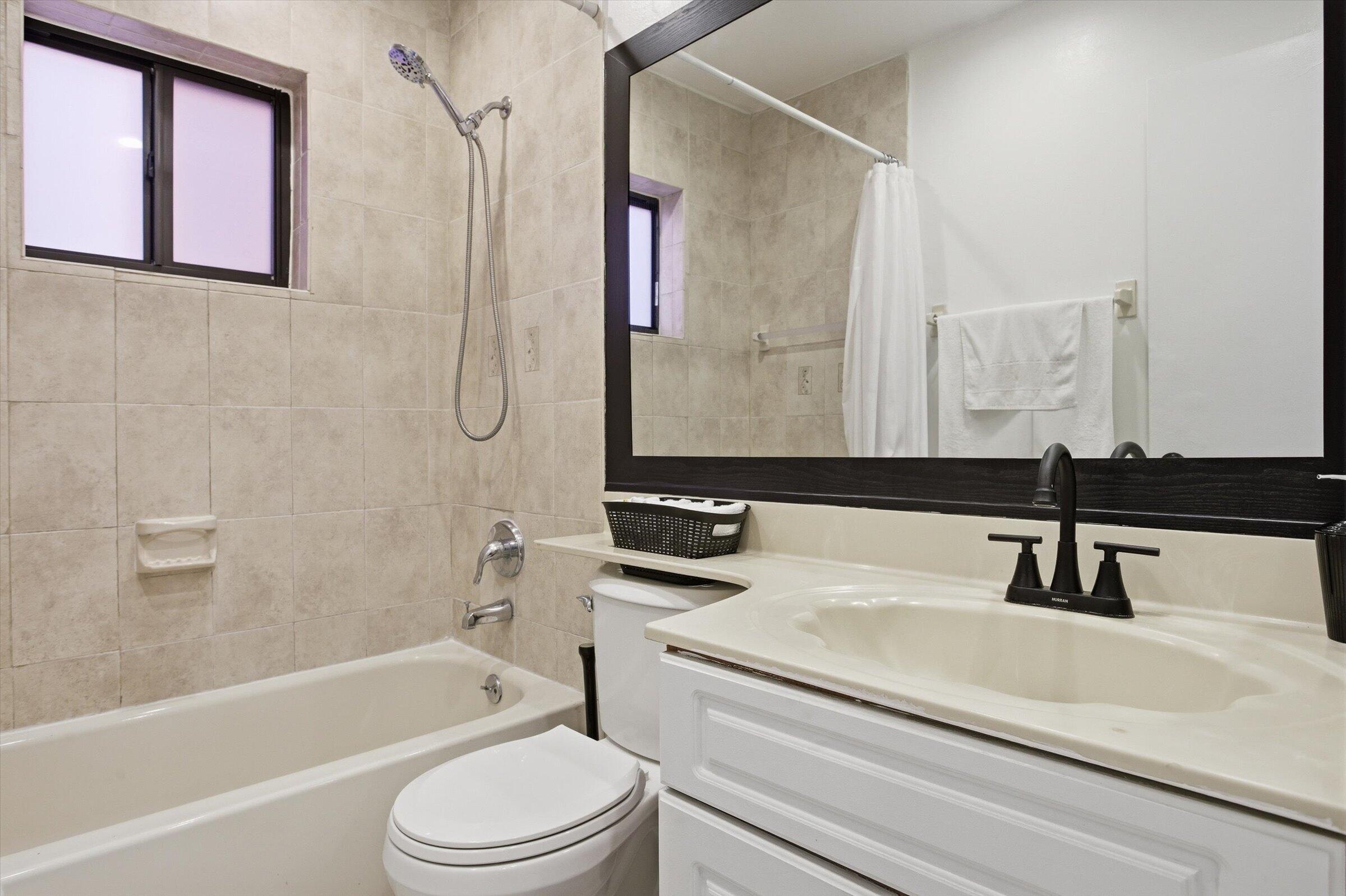 5465 W 27th Lane Property Photo 18