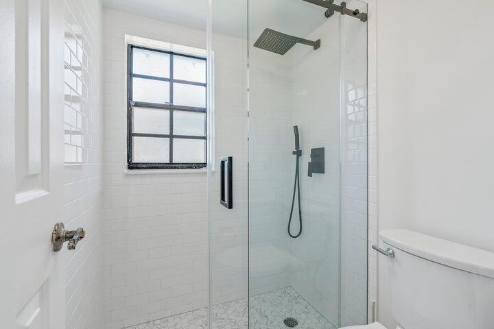 4245 Oak Terrace Drive Property Photo 9