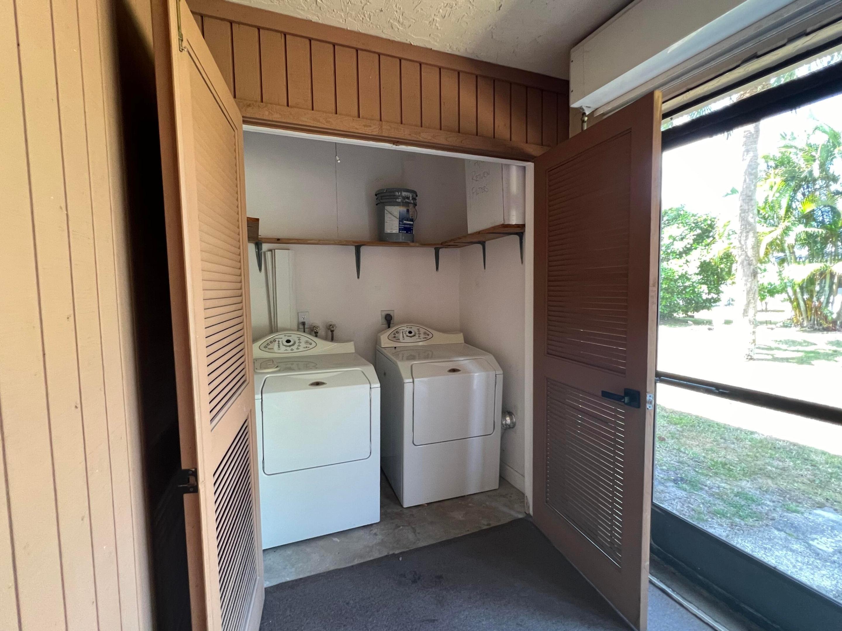 4245 Oak Terrace Drive Property Photo 11