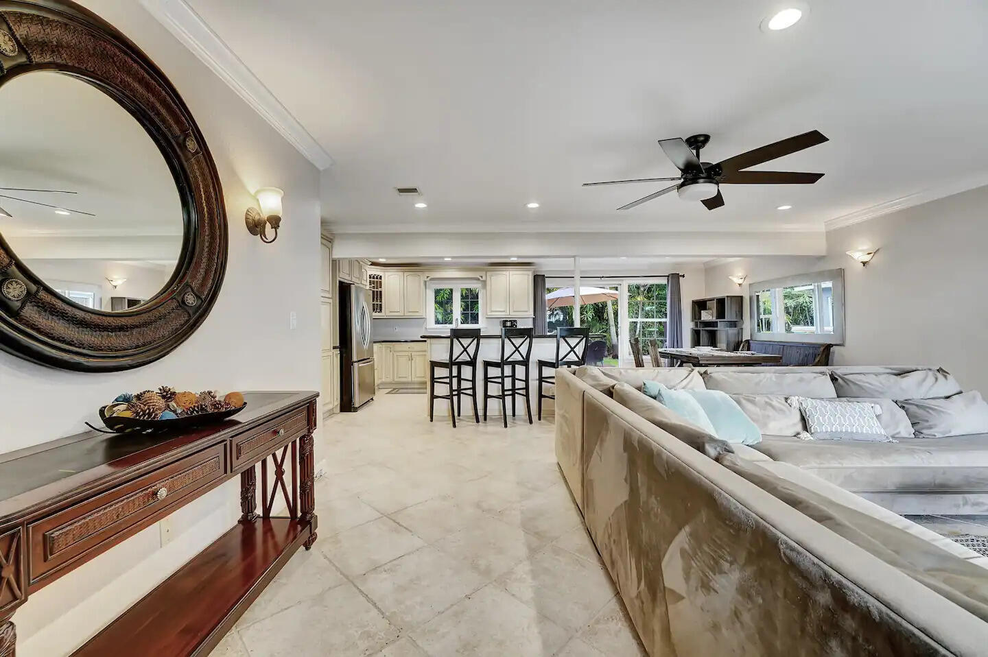 5574 Lake Osborne Drive Property Photo 3