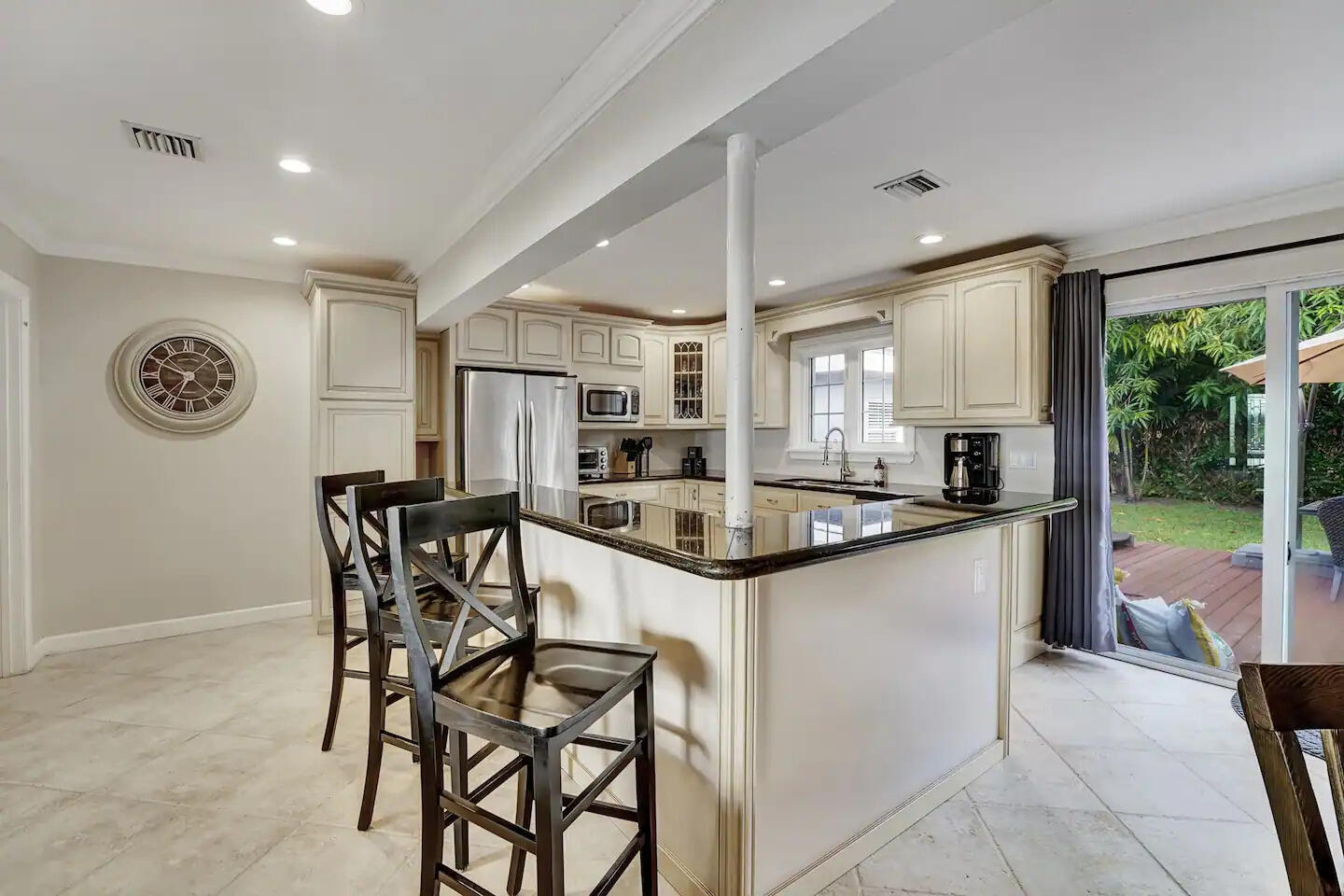 5574 Lake Osborne Drive Property Photo 9