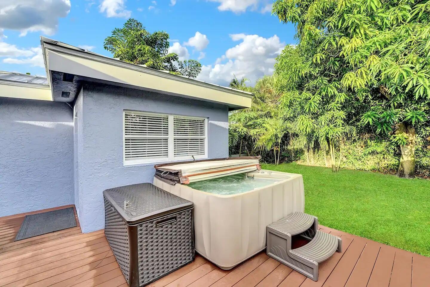 5574 Lake Osborne Drive Property Photo 13