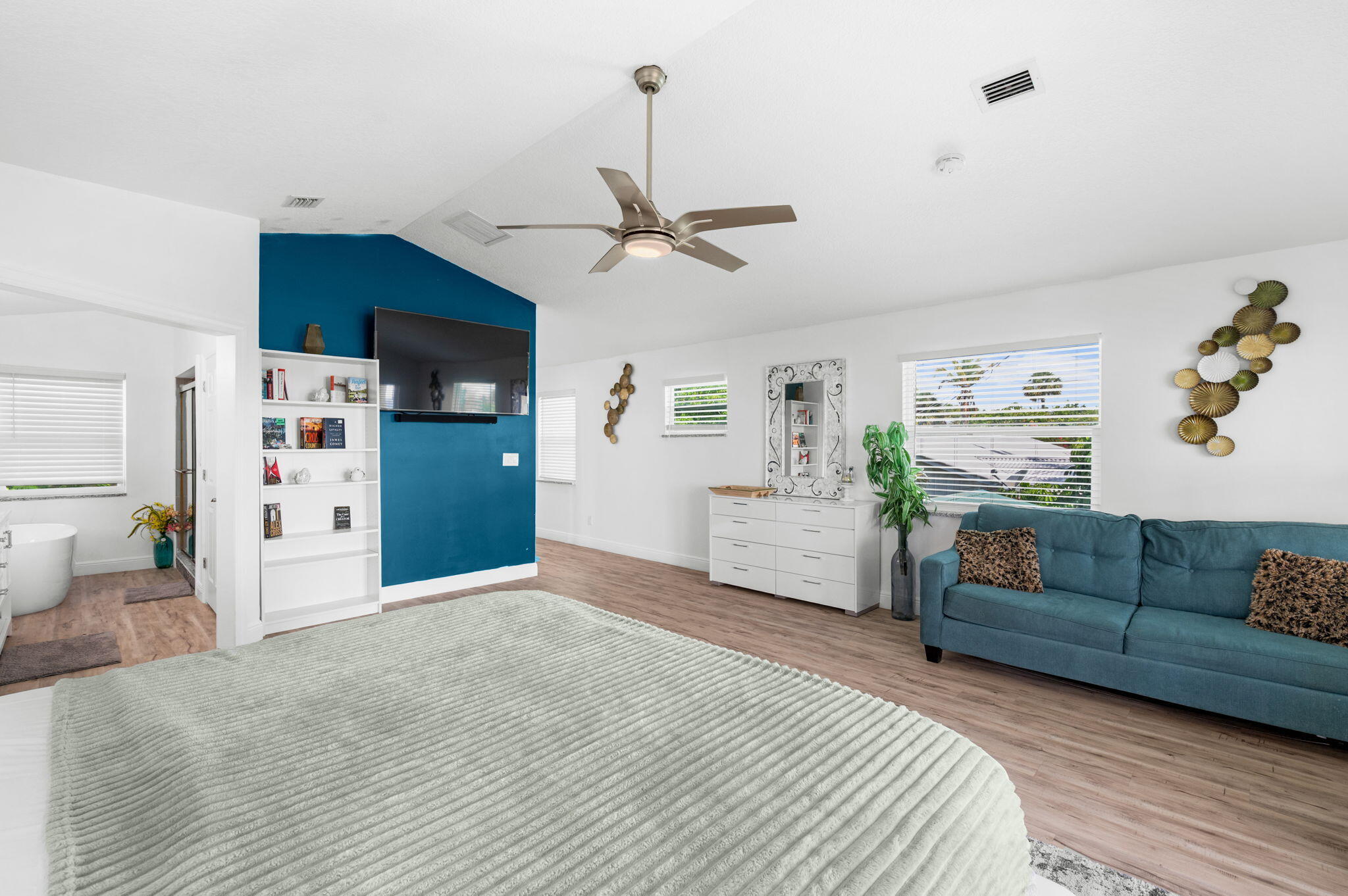 12417 S Indian River Drive Property Photo 16