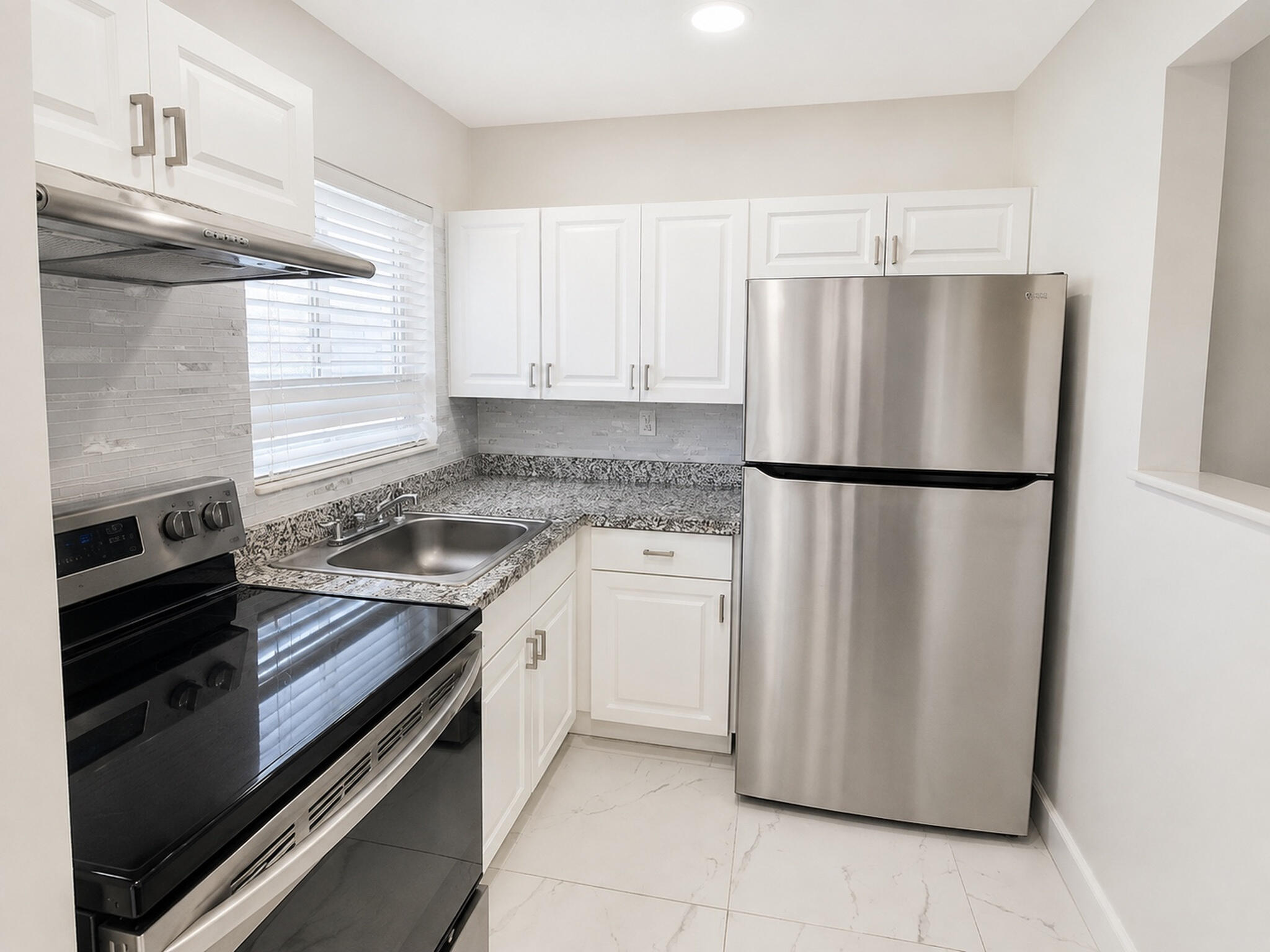 1115 Lake Terrace 208 Property Photo 6