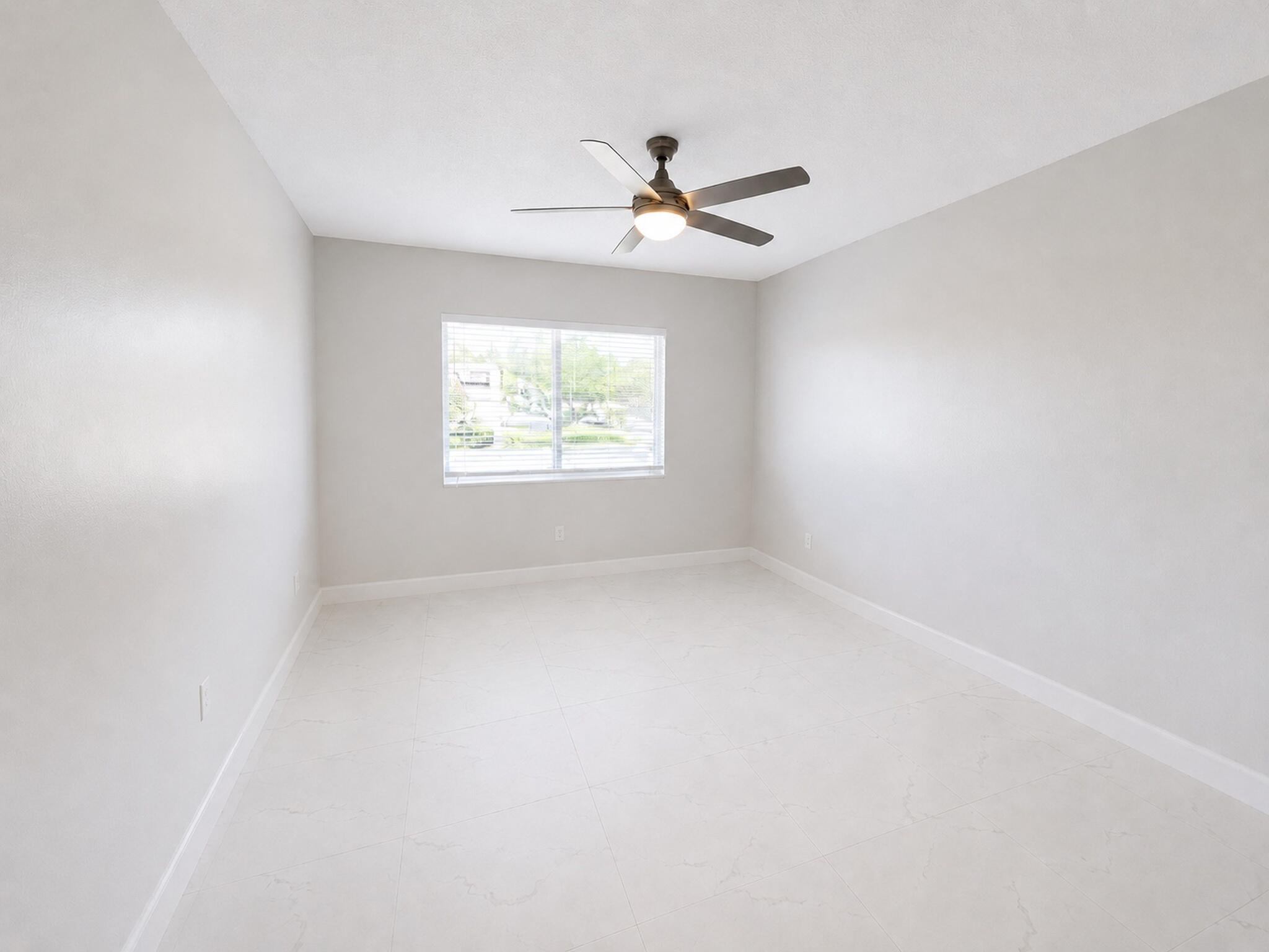 1115 Lake Terrace 208 Property Photo 13