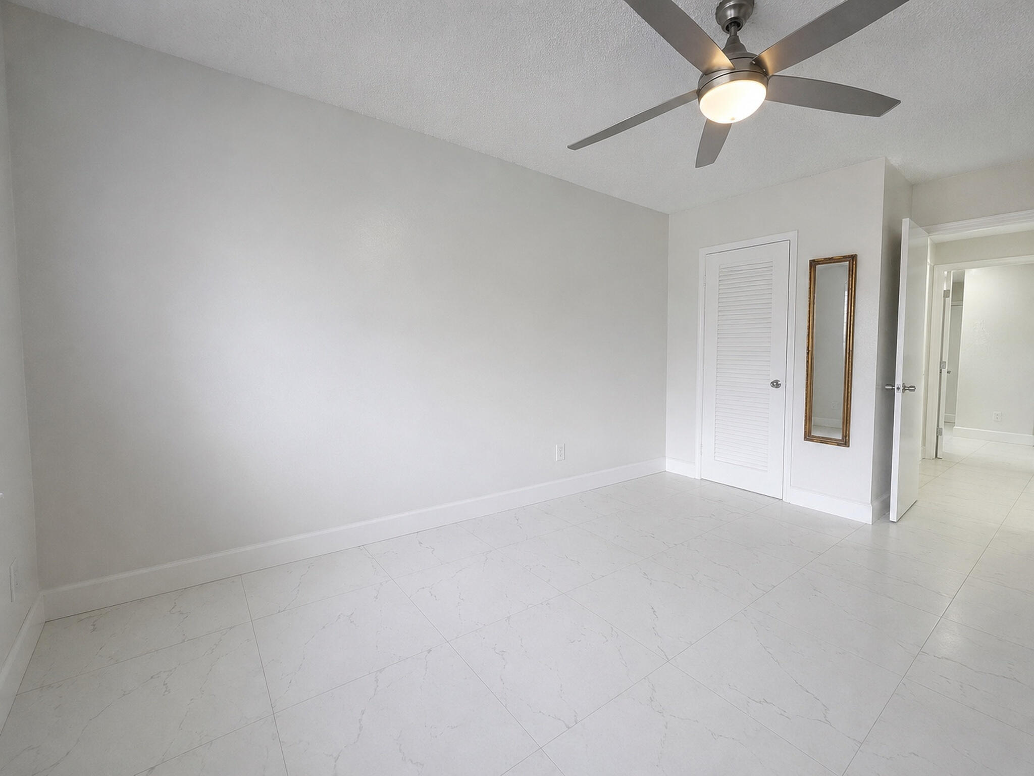 1115 Lake Terrace 208 Property Photo 14