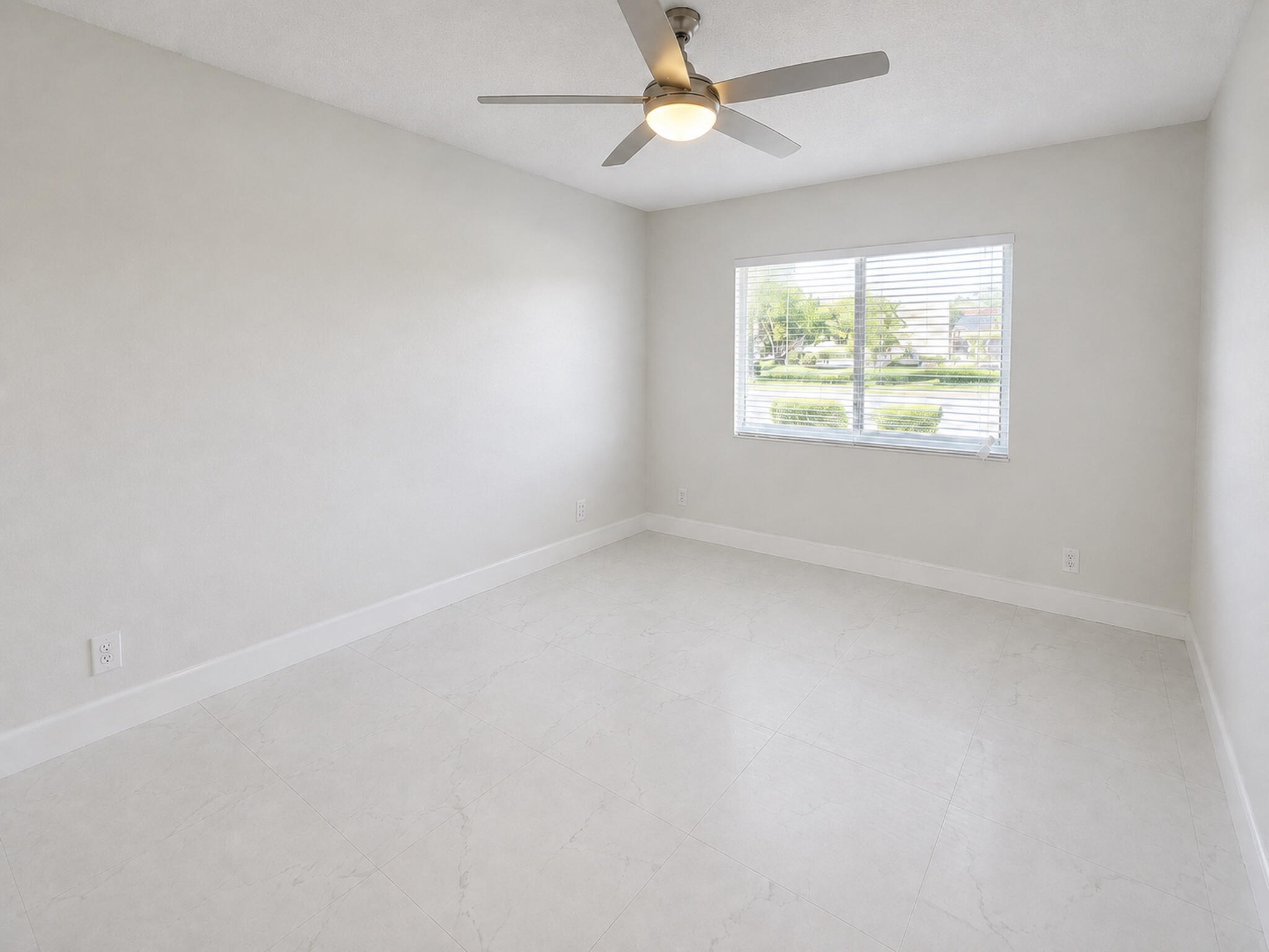 1115 Lake Terrace 208 Property Photo 15