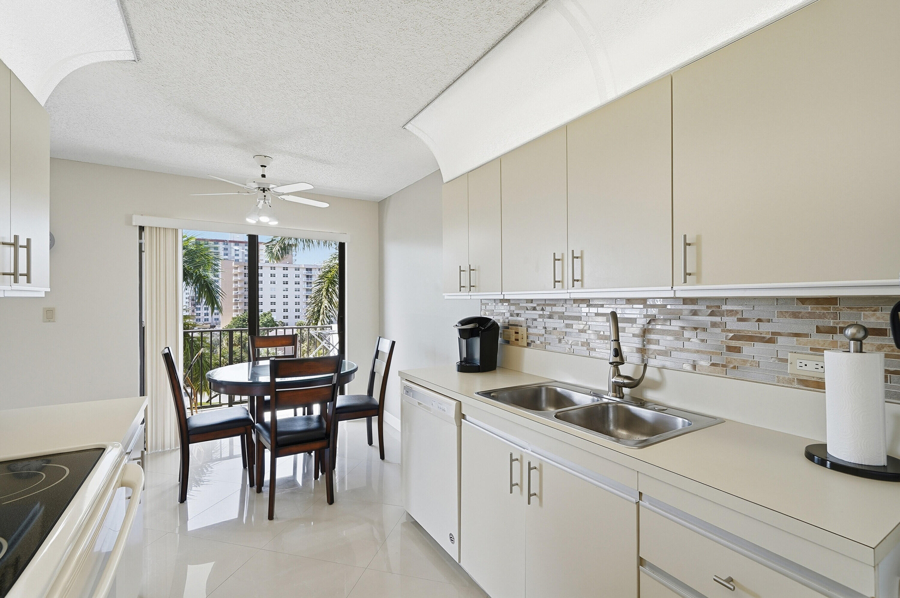 1201 S Ocean Drive 506s Property Photo 10