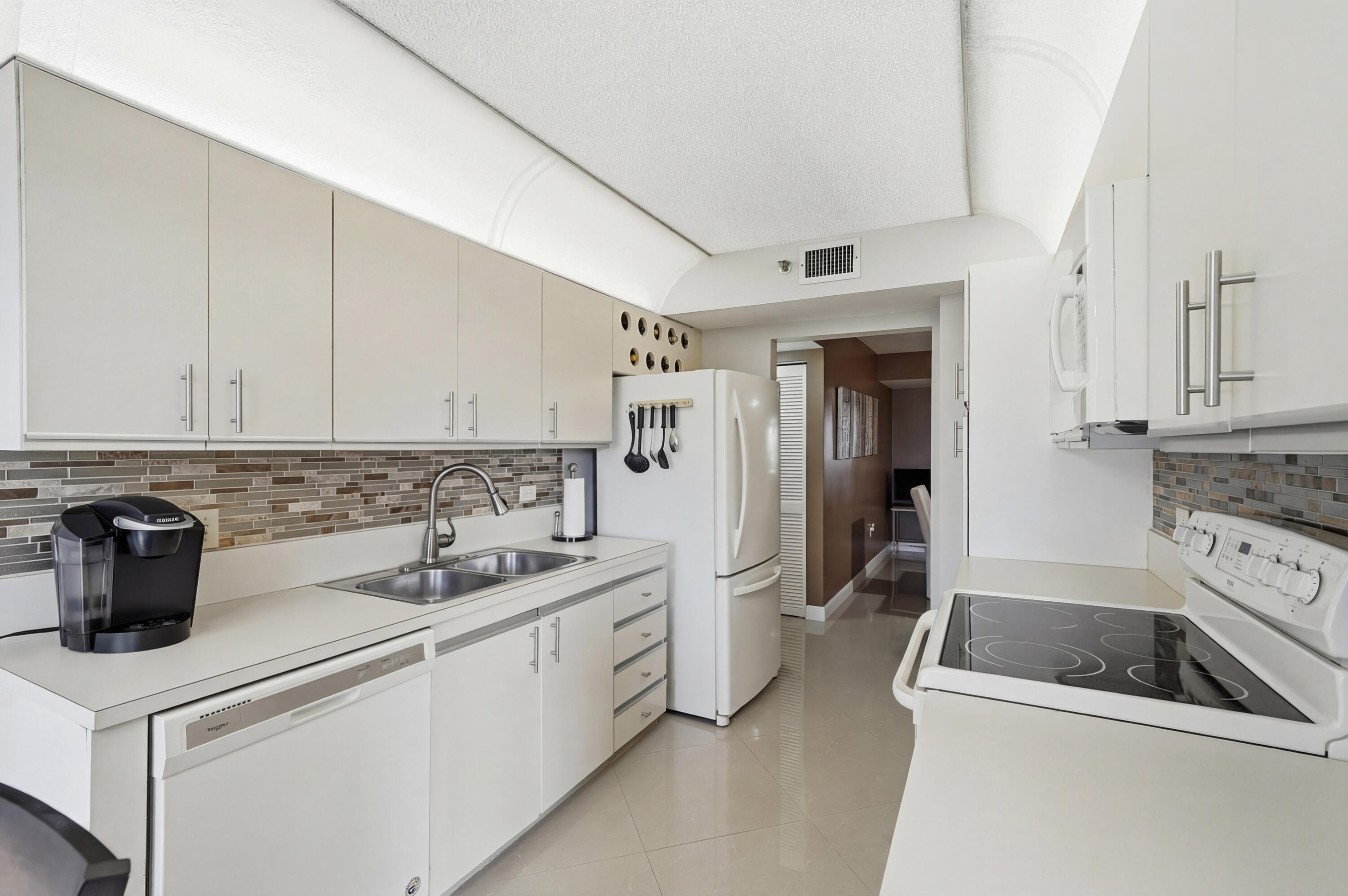 1201 S Ocean Drive 506s Property Photo 11