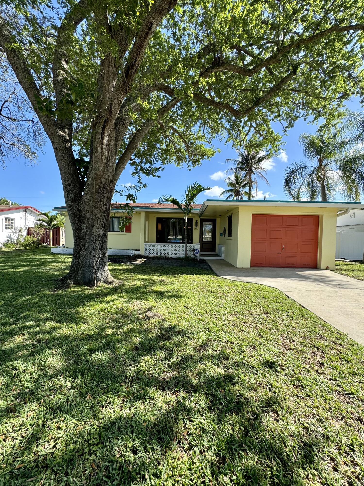 3510 Taft Street Property Photo 1