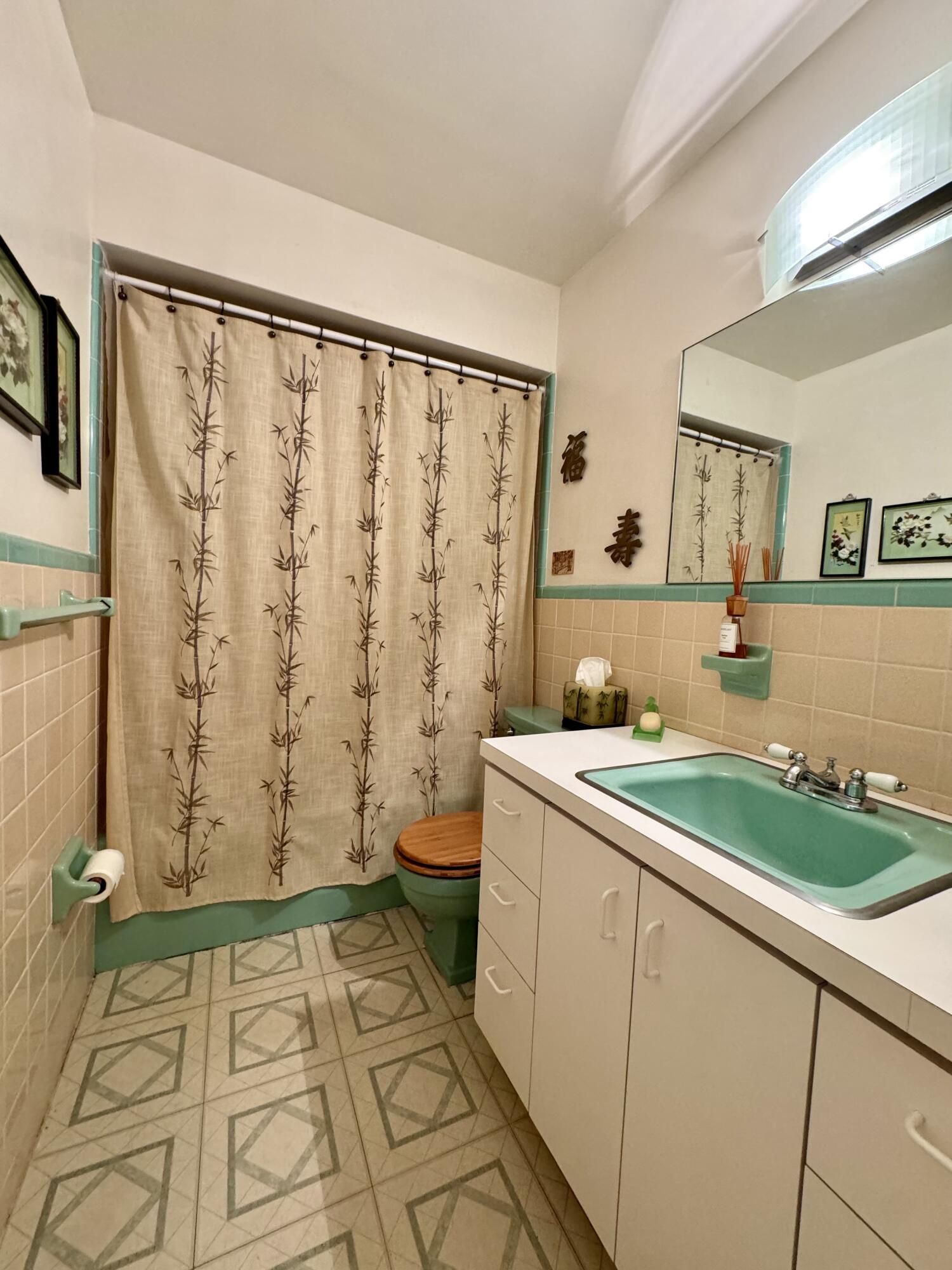 3510 Taft Street Property Photo 14