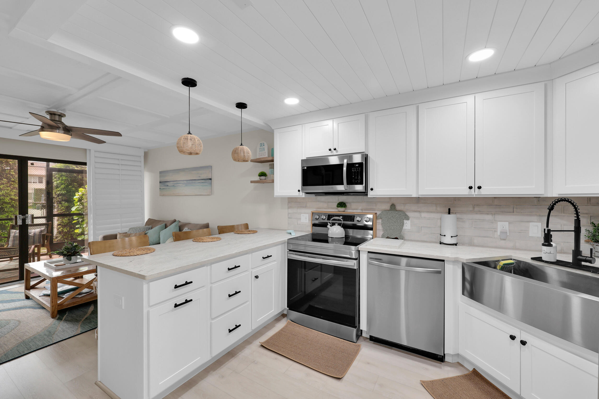 2400 S Ocean Drive V-211 Property Photo 6
