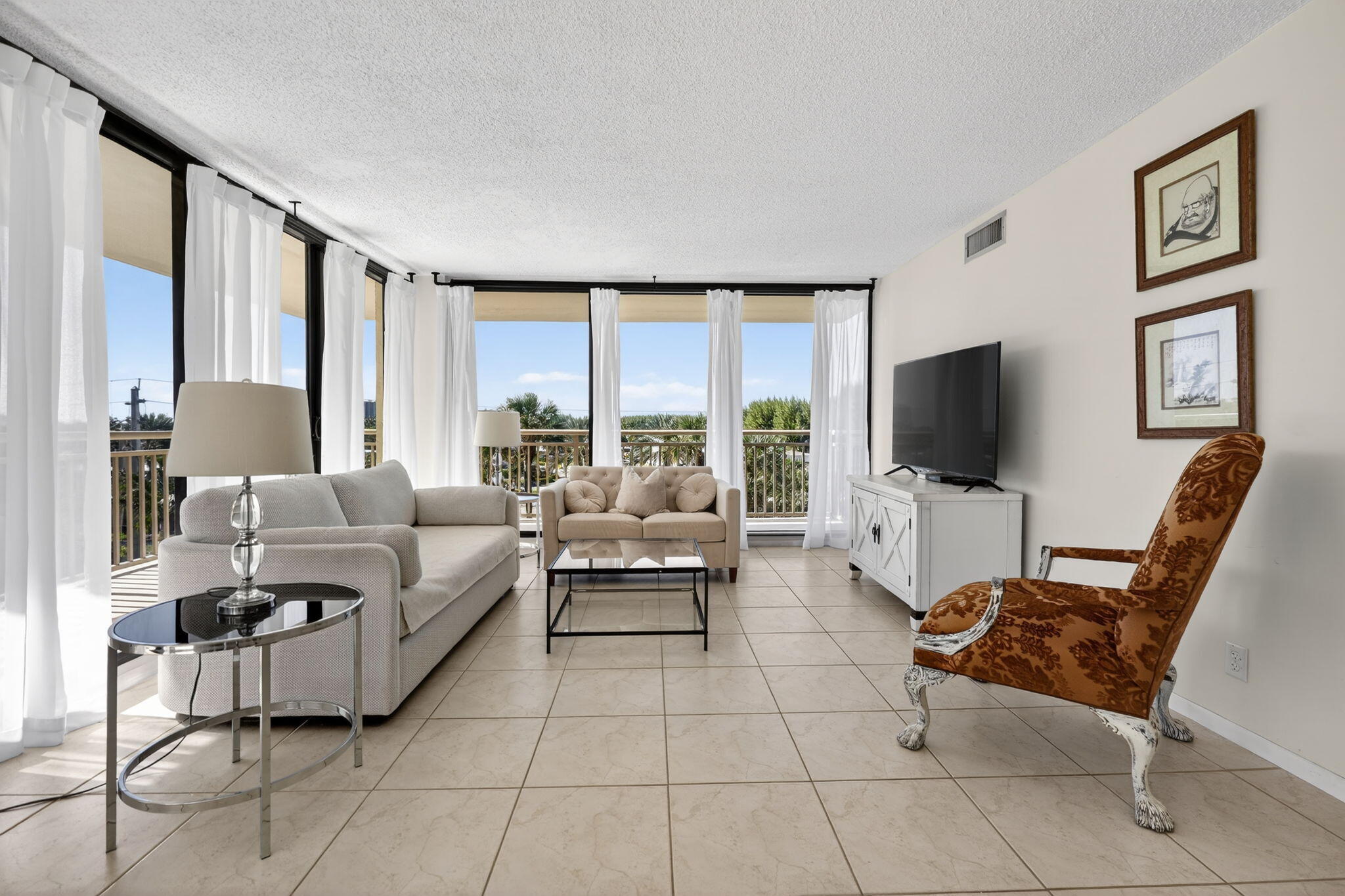 3400 N Ocean Drive 408 Property Photo 4